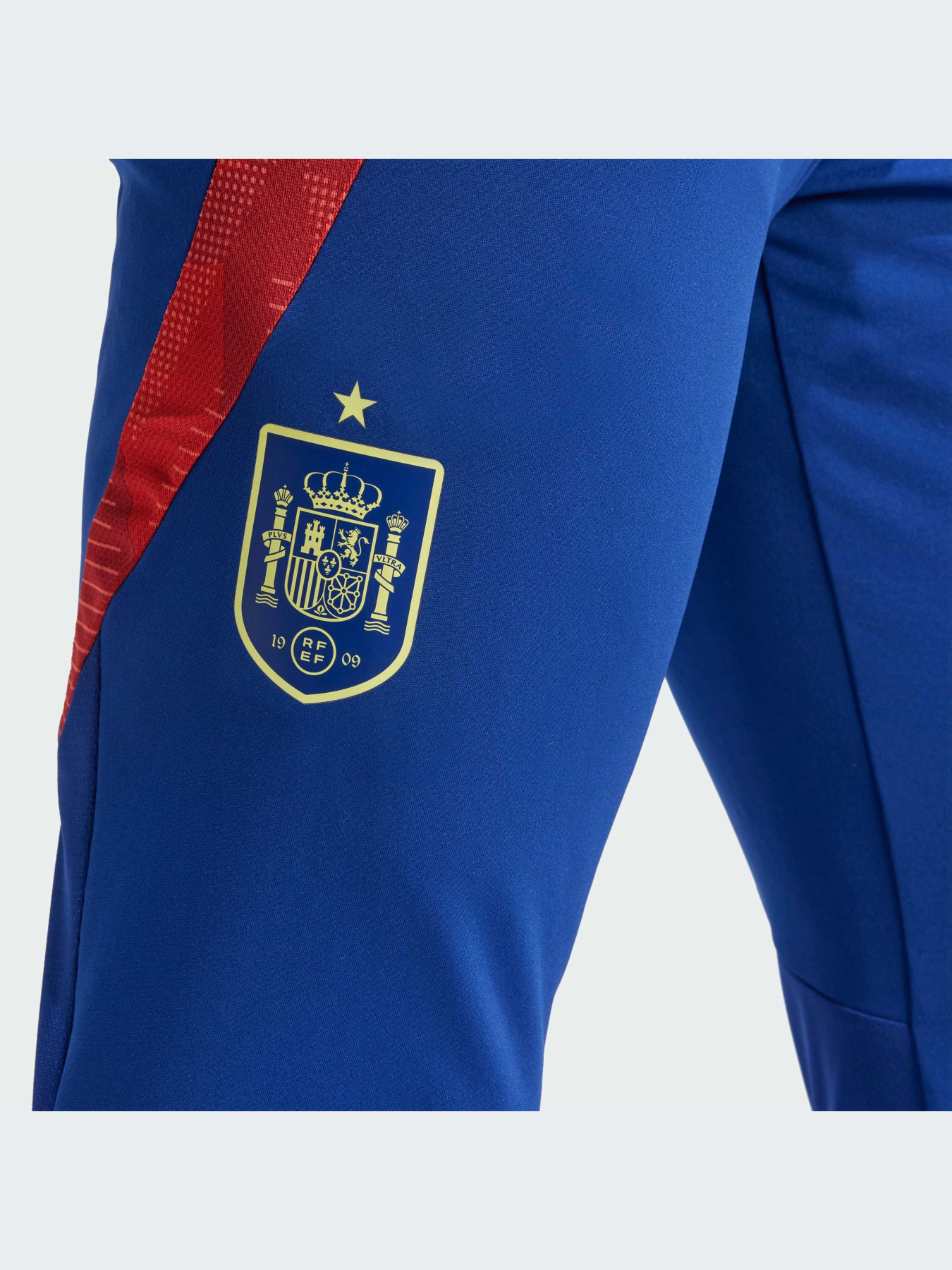 Штаны спортивные Adidas Tiro модель IP6405 Фото