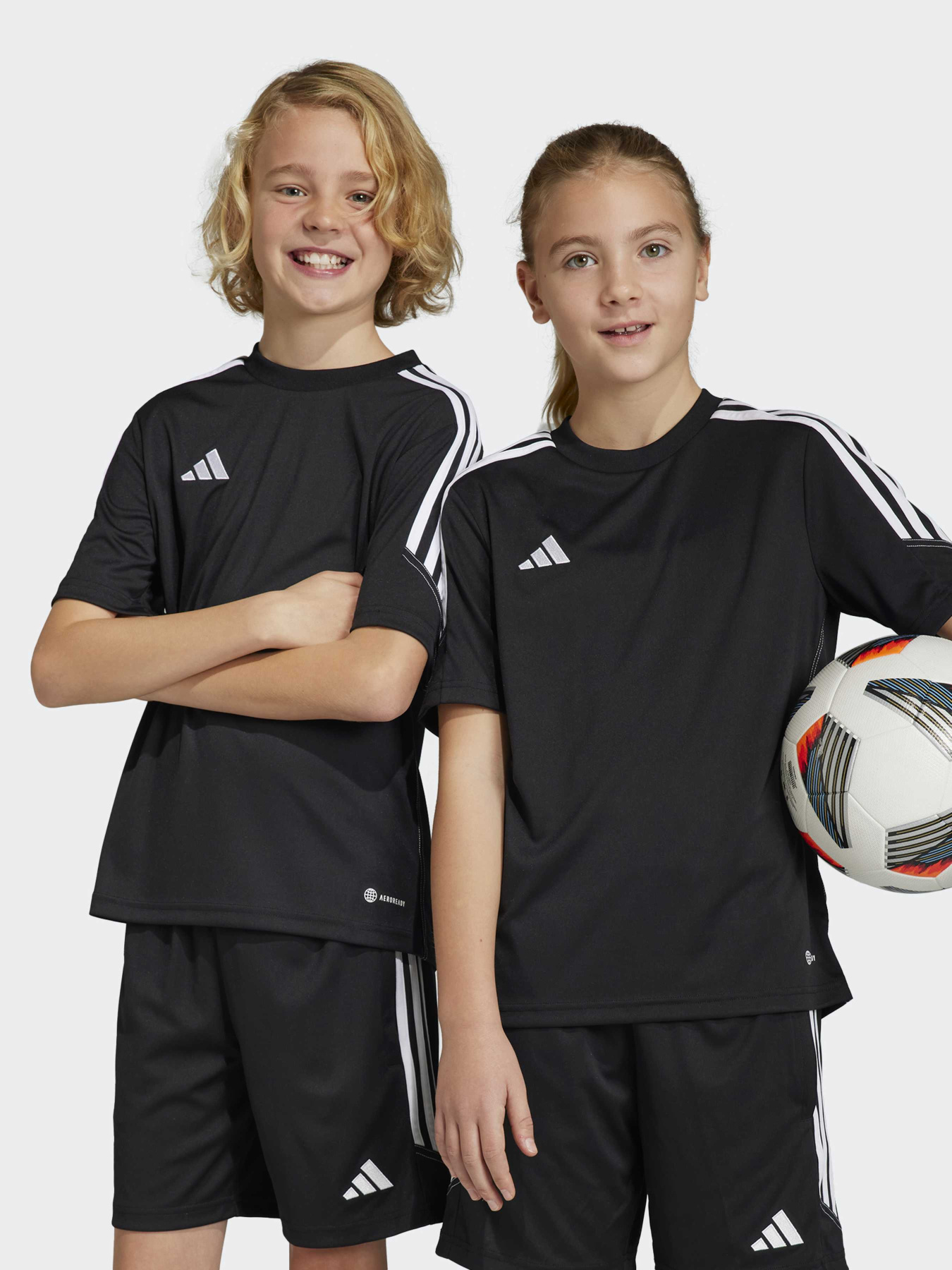 Спортивная футболка Adidas Tiro модель HS3622 Фото