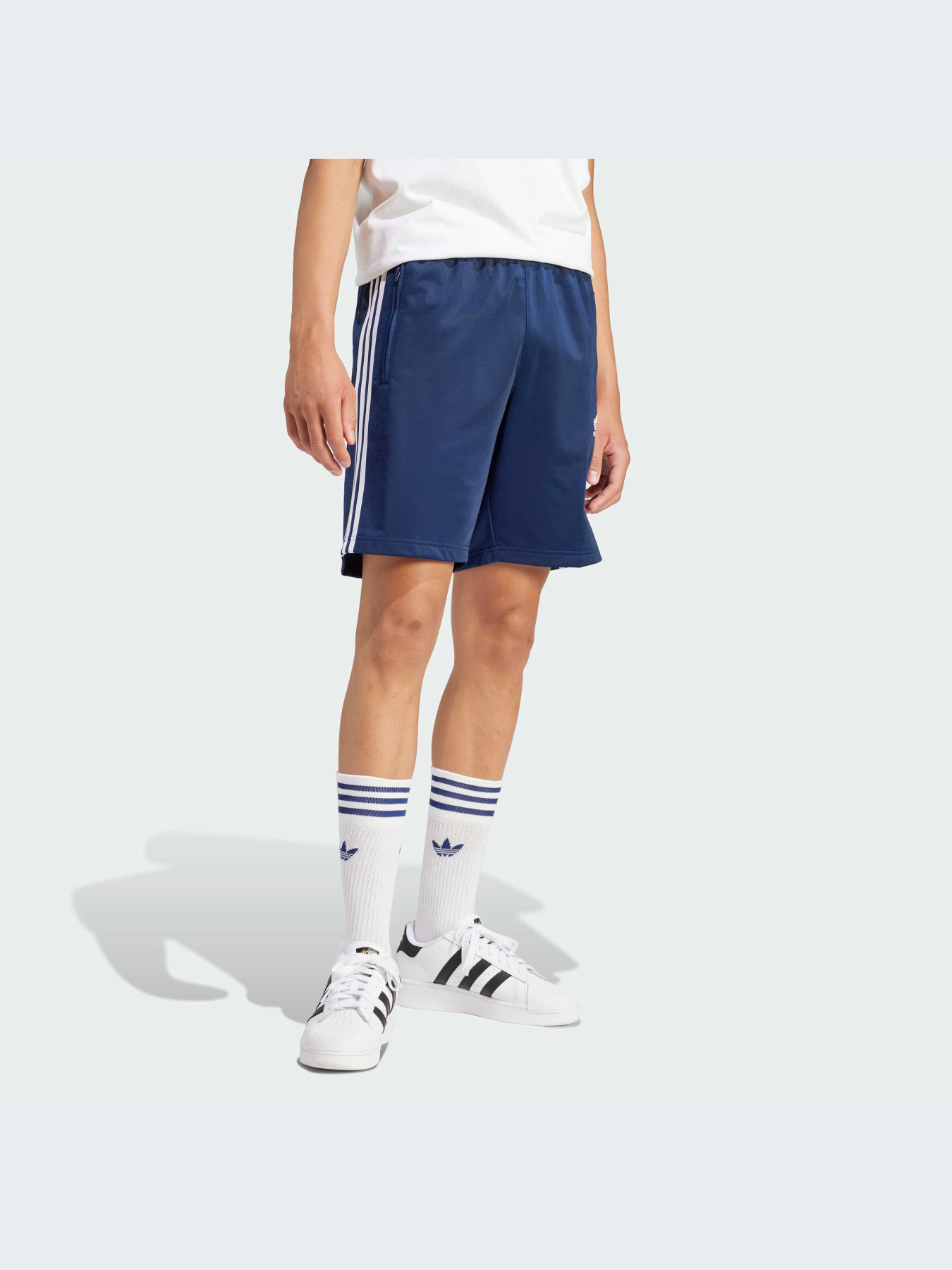 Повсякденні шорти Adidas Adicolor модель IM9422 Фото