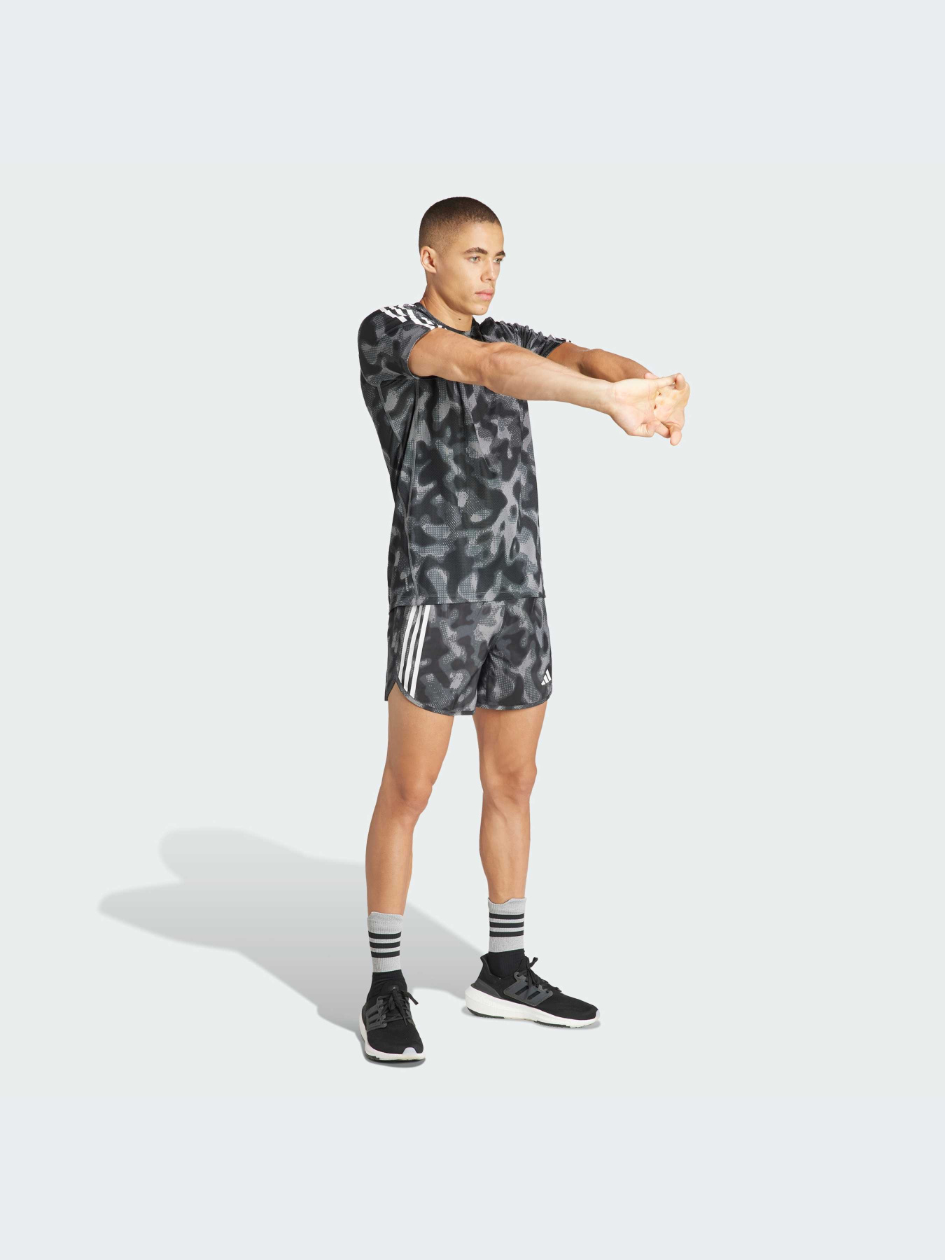 Футболка спортивная Adidas 3 Stripes модель IK4979 Фото