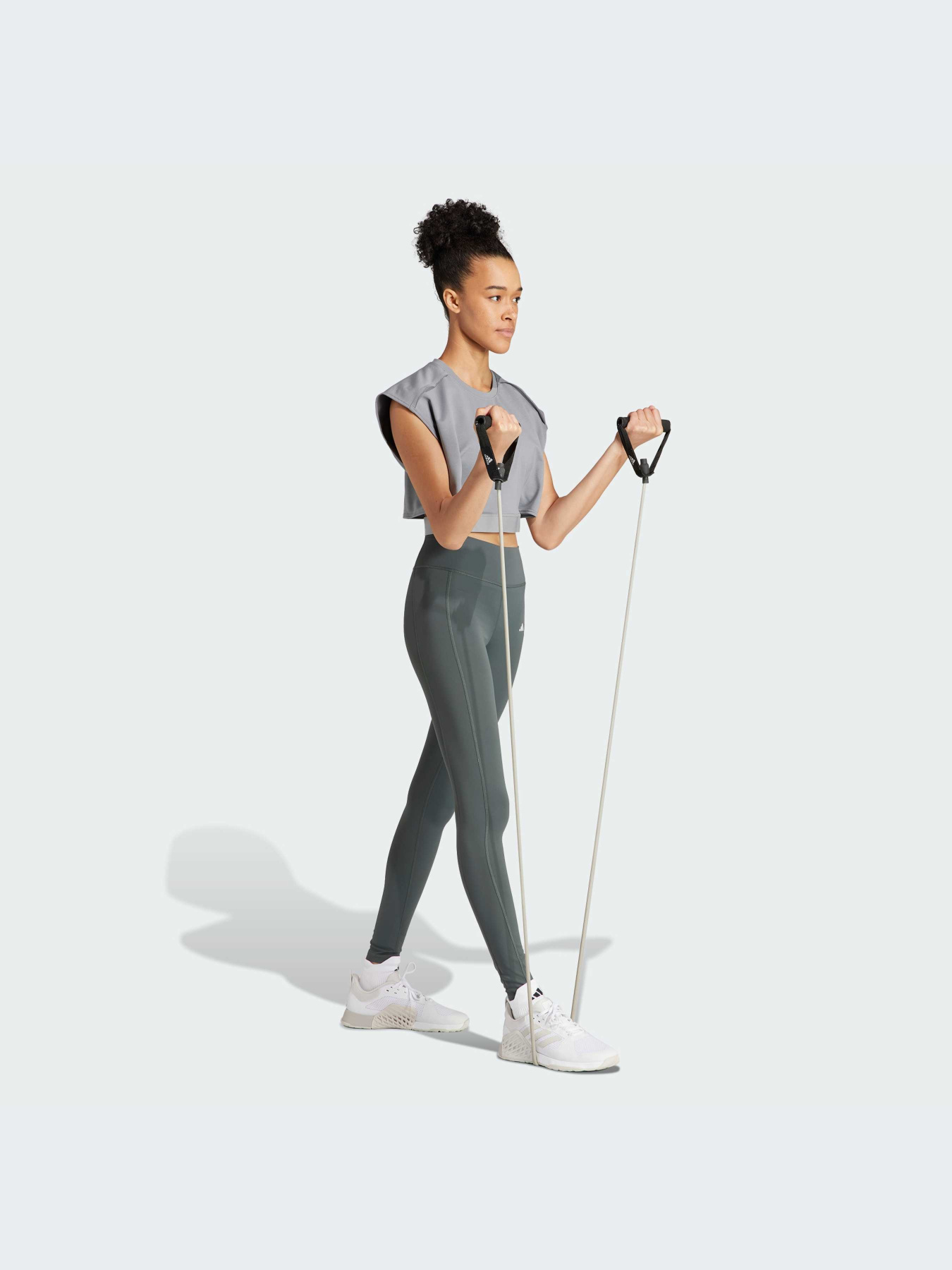 Топ спортивный Adidas модель IT6733 Фото