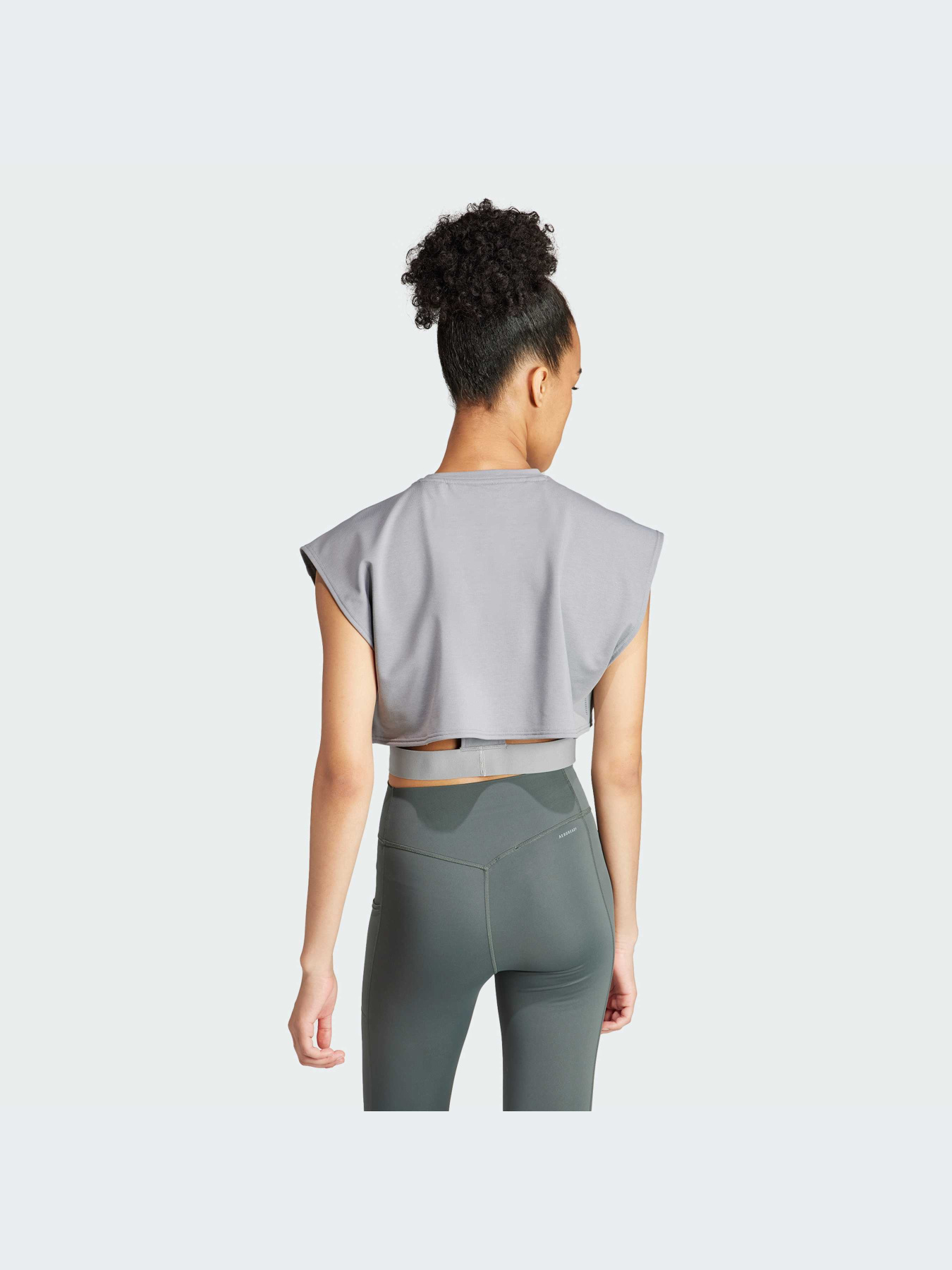 Спортивный топ Adidas модель IT6733 Фото