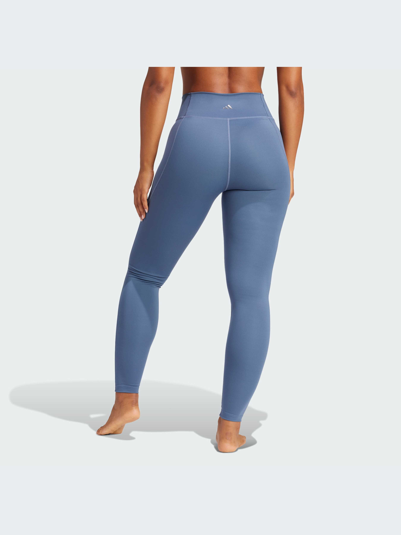 Спортивные леггинсы Adidas модель IT9143 Спортивные леггинсы Adidas модель IT9143 Фото