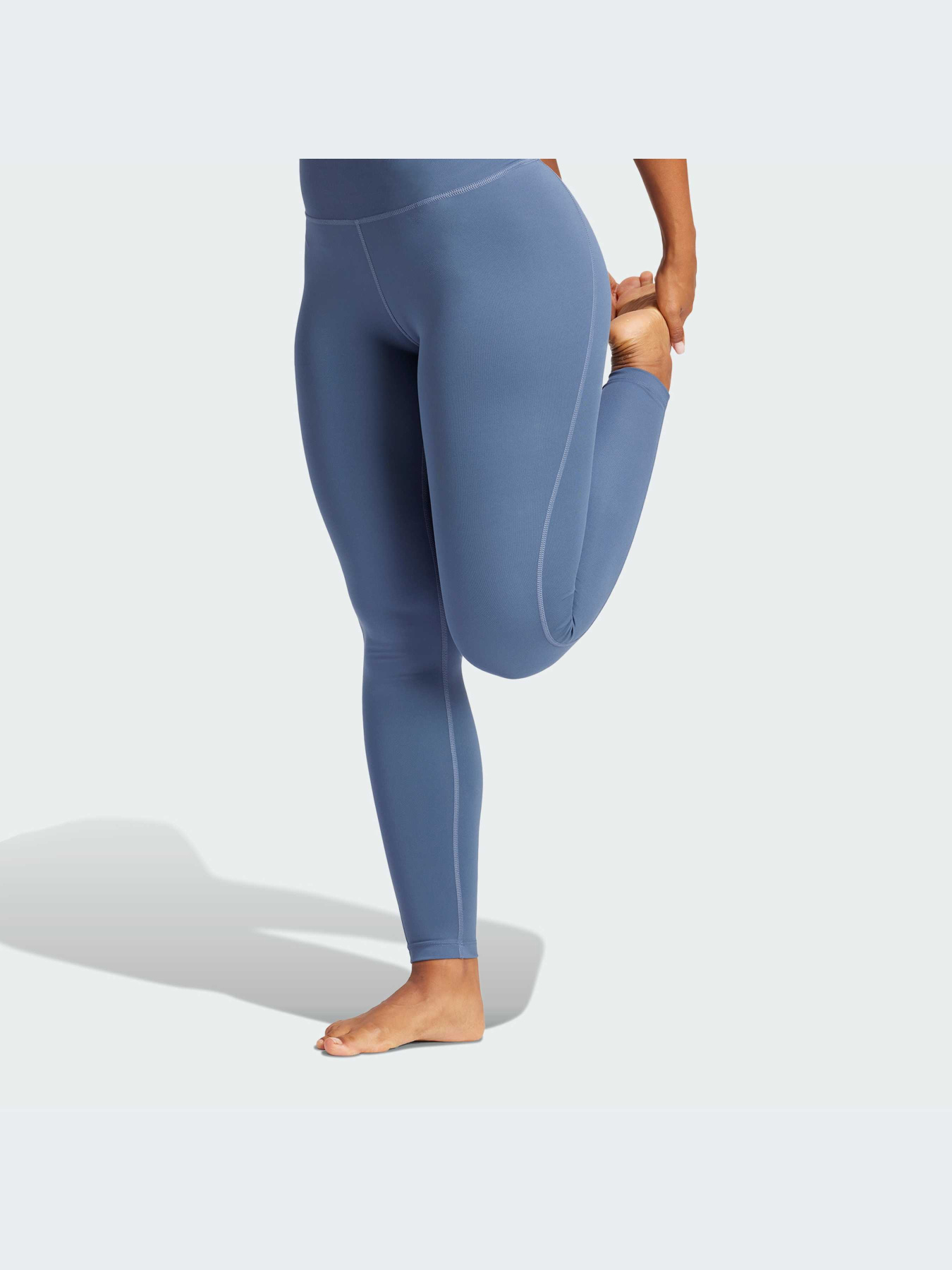 Спортивные леггинсы Adidas модель IT9143 Спортивные леггинсы Adidas модель IT9143 Фото