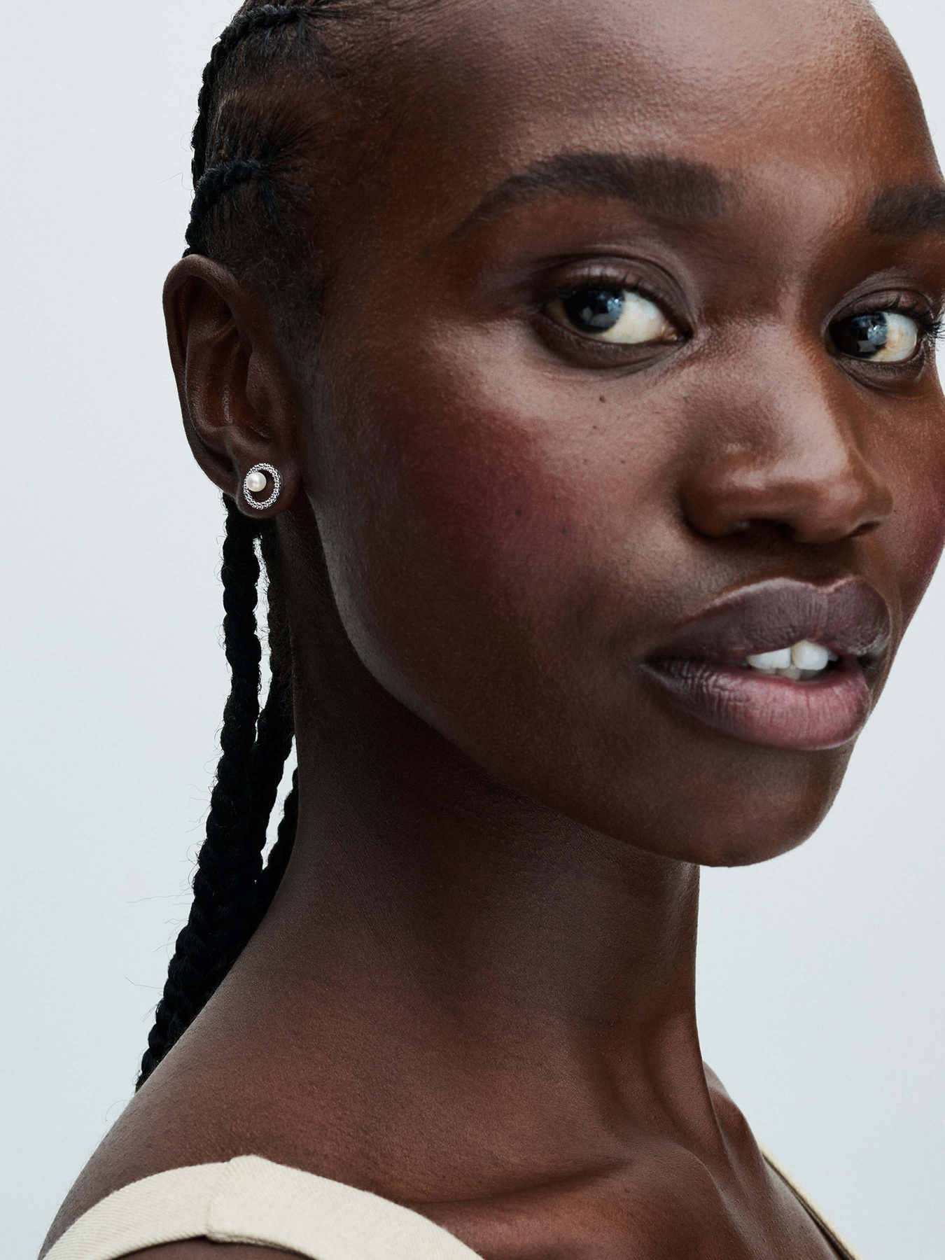 Серьги-гвоздики PANDORA модель 293154C01 Фото