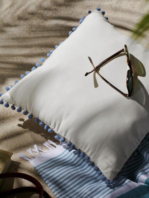 Подушка з пухким наповненням Tchibo модель T1709802536 Фото