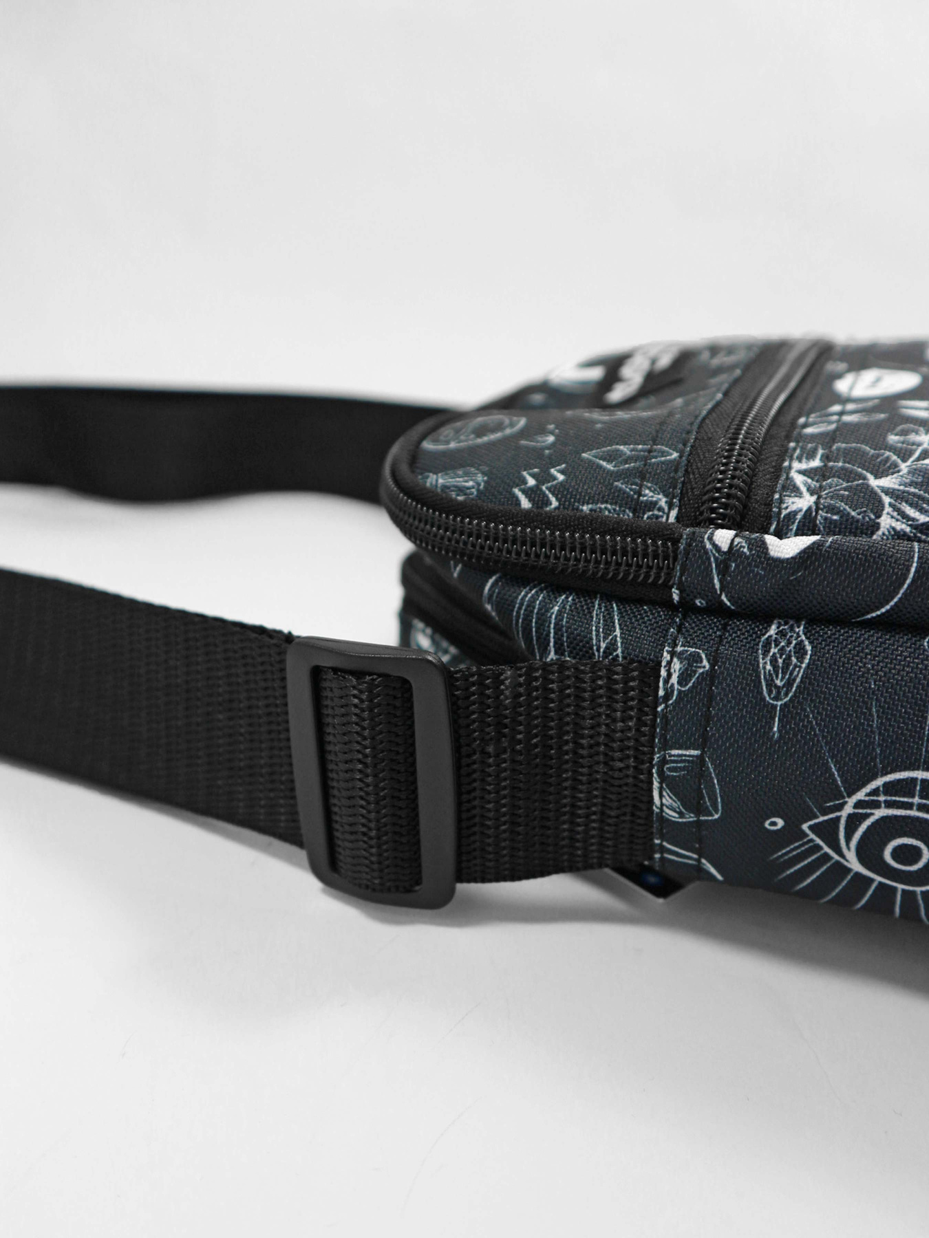 Мессенджер Custom Wear модель cw--2688 Фото