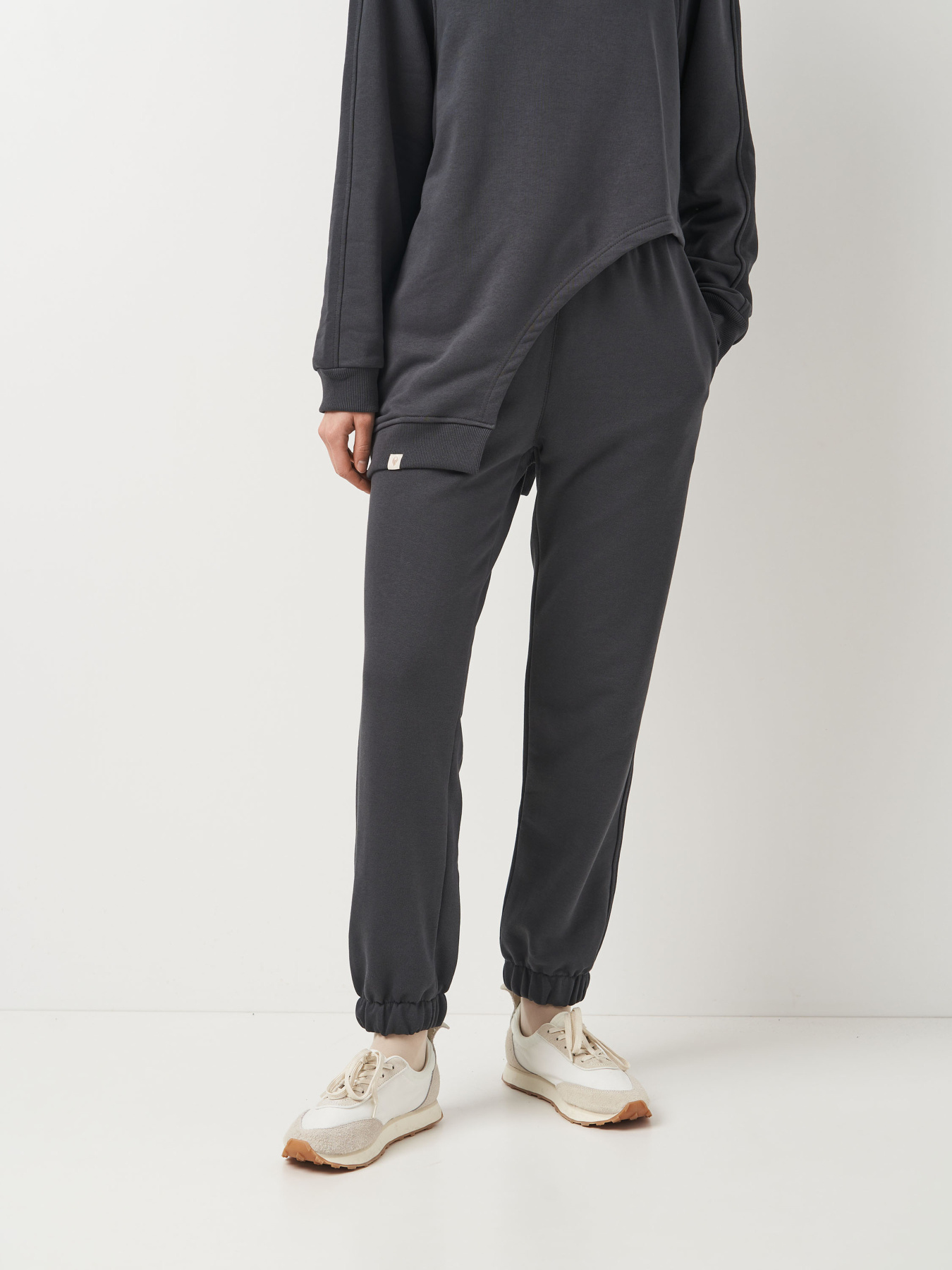 Джоггеры Роза модель 231206_dark_grey Фото