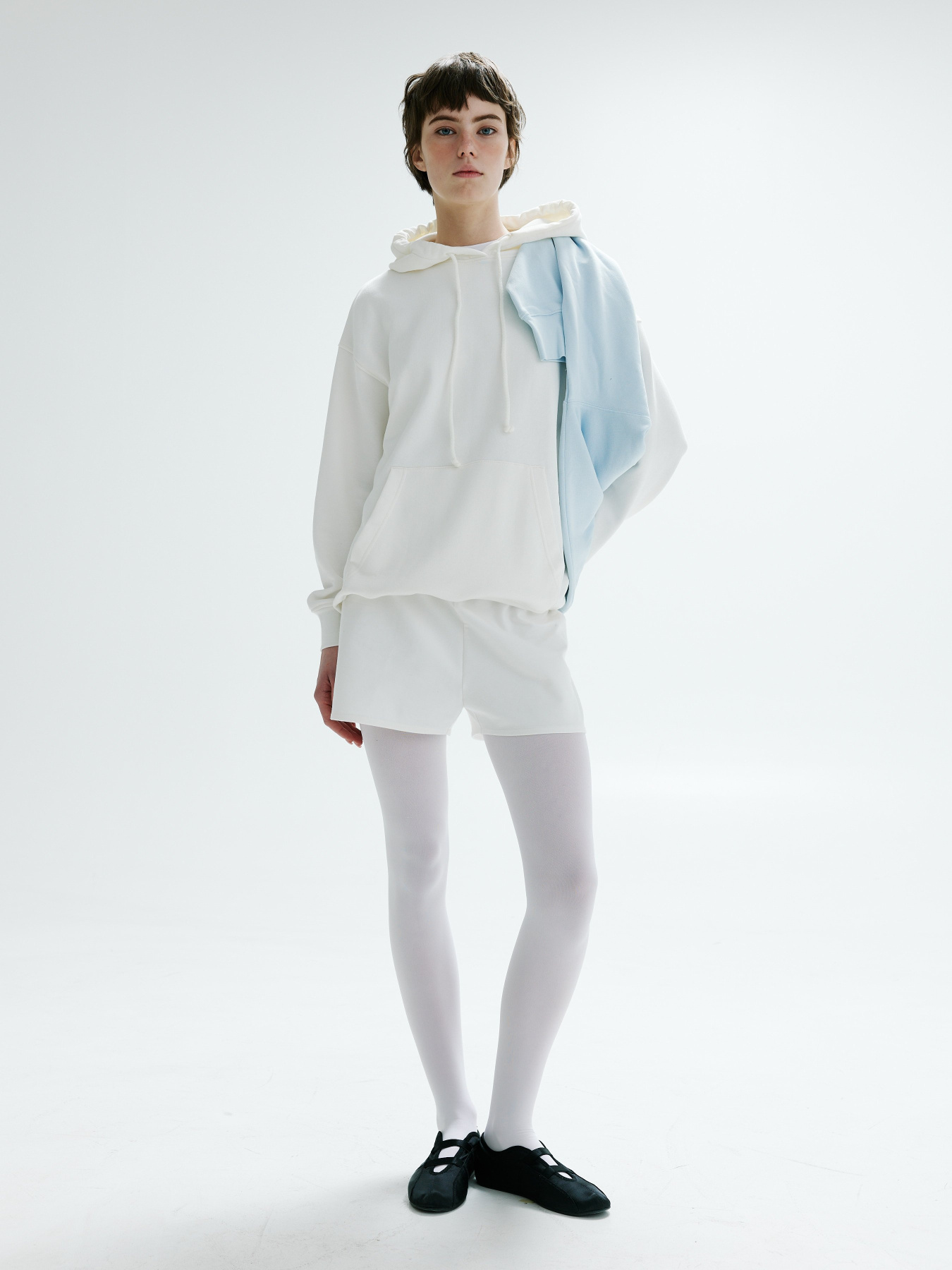 Худи Роза модель 231110_milk Худи Роза модель 231110_milk Фото