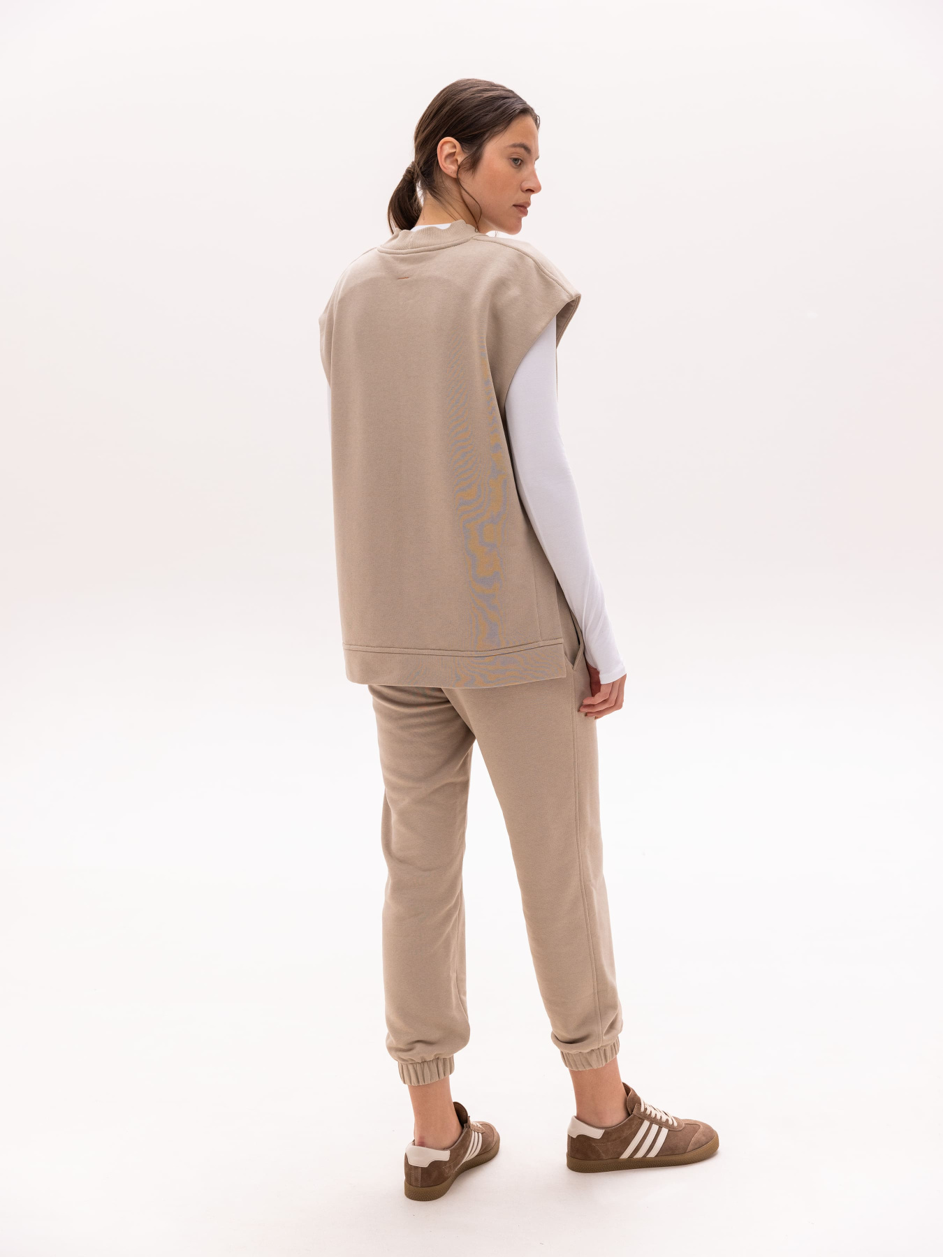 Жилет Роза модель 231205_beige Жилет Роза модель 231205_beige Фото