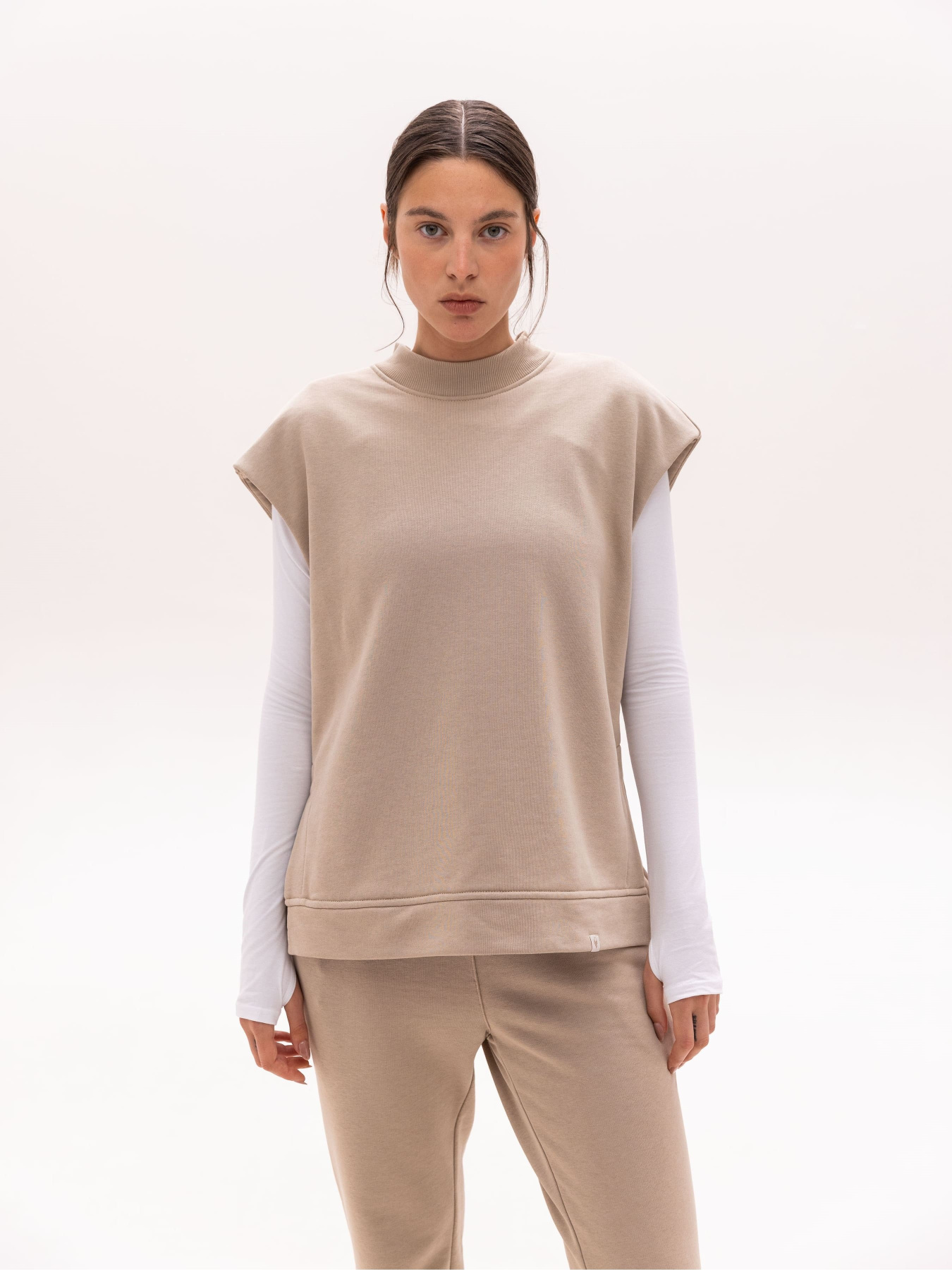 Жилет Роза модель 231205_beige Жилет Роза модель 231205_beige Фото