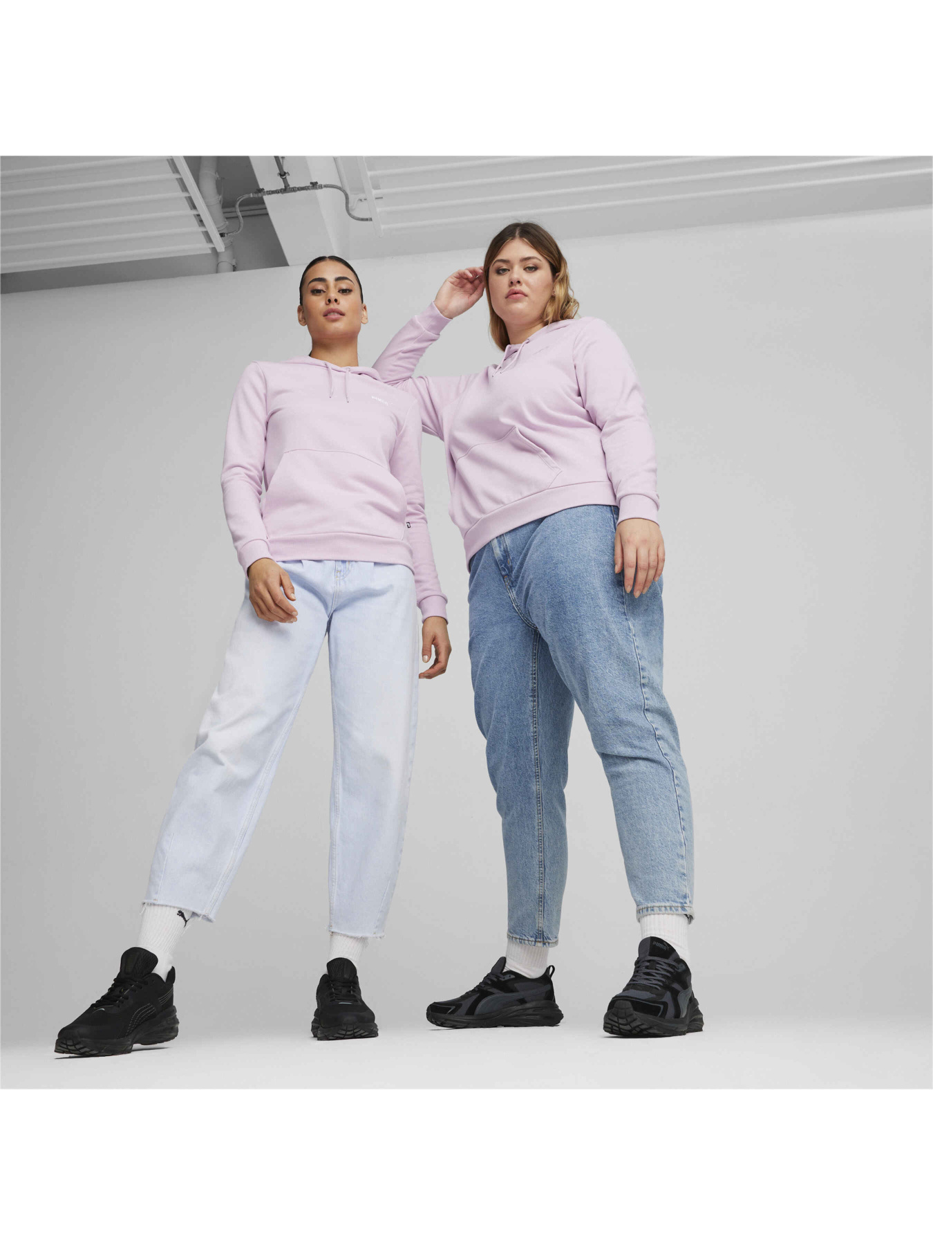 Худи PUMA Ess+ Embroidery Hoodie модель 848332 Фото