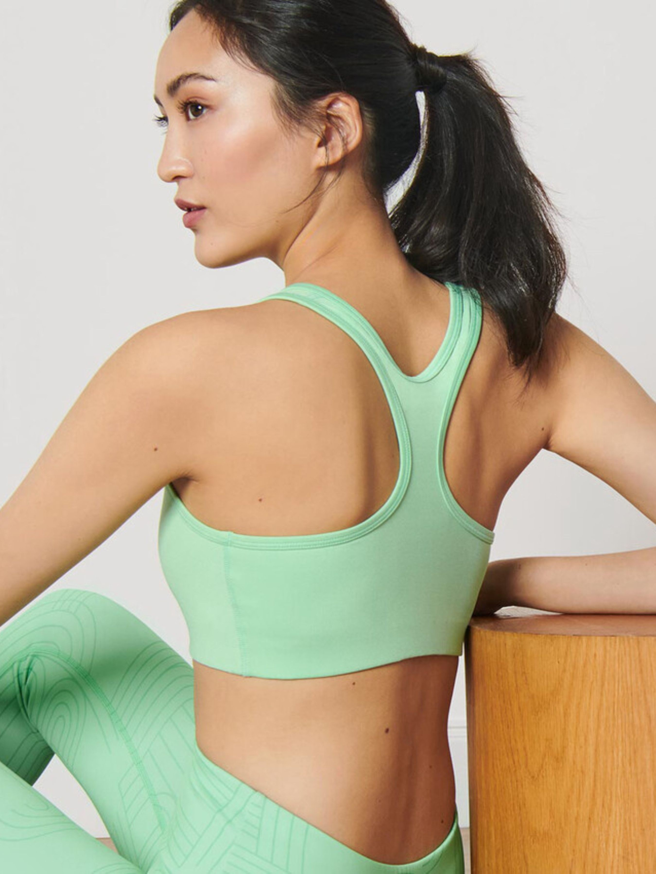 Спортивный топ Tchibo модель T1710172071 Фото