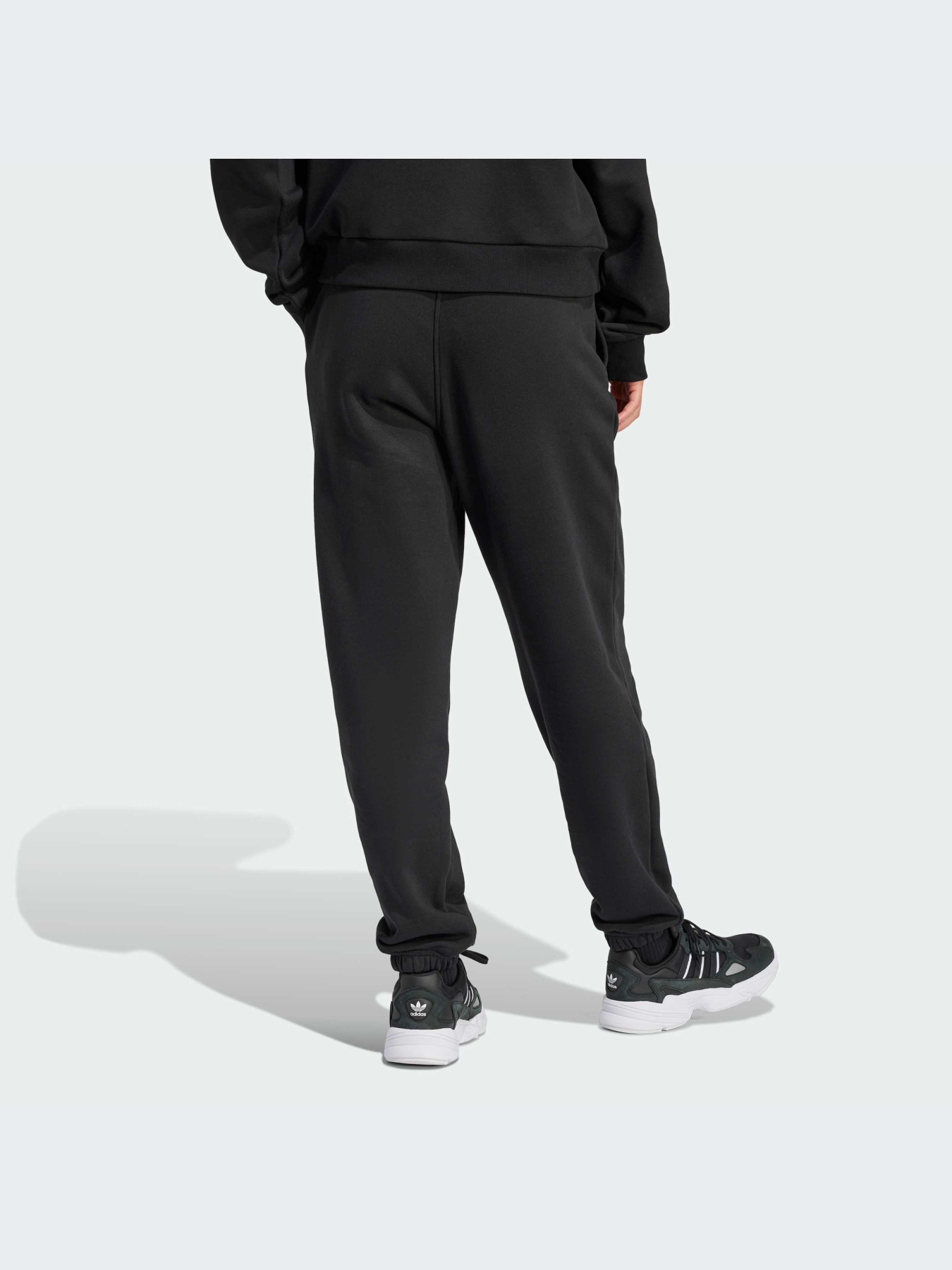 Джогери Adidas модель IT9663 Джогери Adidas модель IT9663 Фото