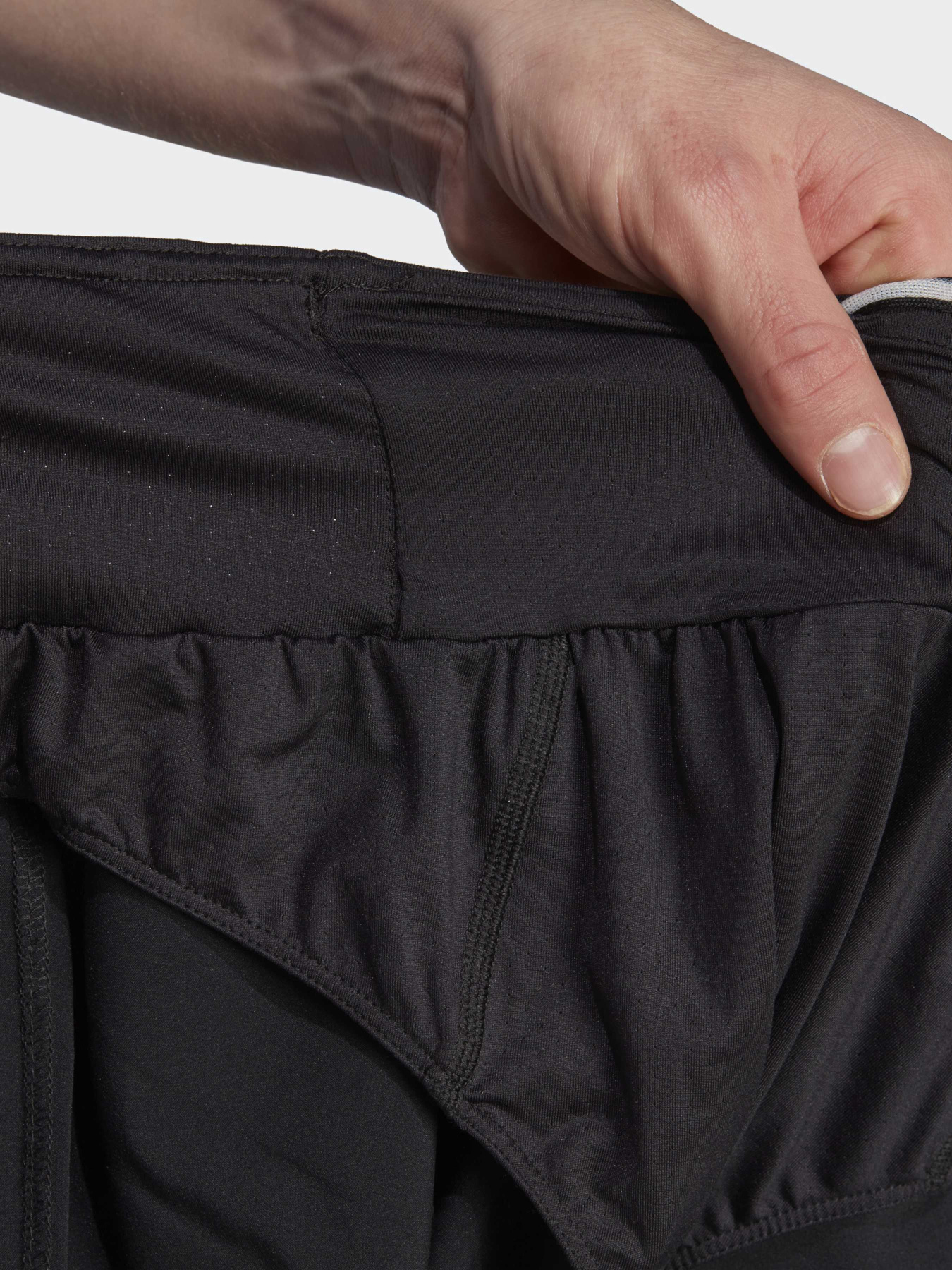 Спортивні шорти Adidas Terrex модель HT9395 Спортивні шорти Adidas Terrex модель HT9395 Фото