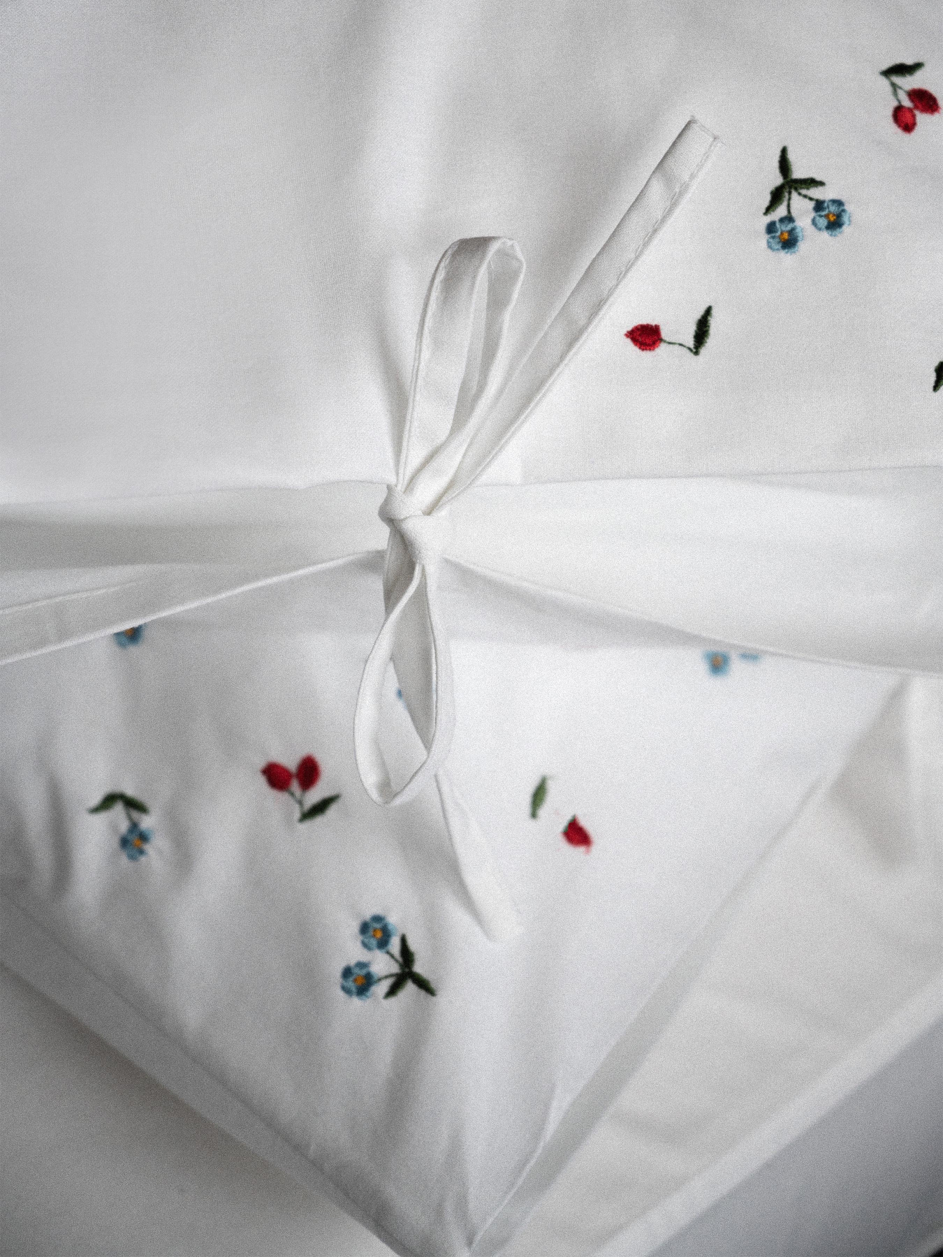 Комплект постельного белья с вышивкой LEVAN HOME модель 00123 Комплект постельного белья с вышивкой LEVAN HOME модель 00123 Фото