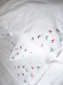 Набор из 2-х наволочек с вышивкой LEVAN HOME модель 00125 Набор из 2-х наволочек с вышивкой LEVAN HOME модель 00125 Фото