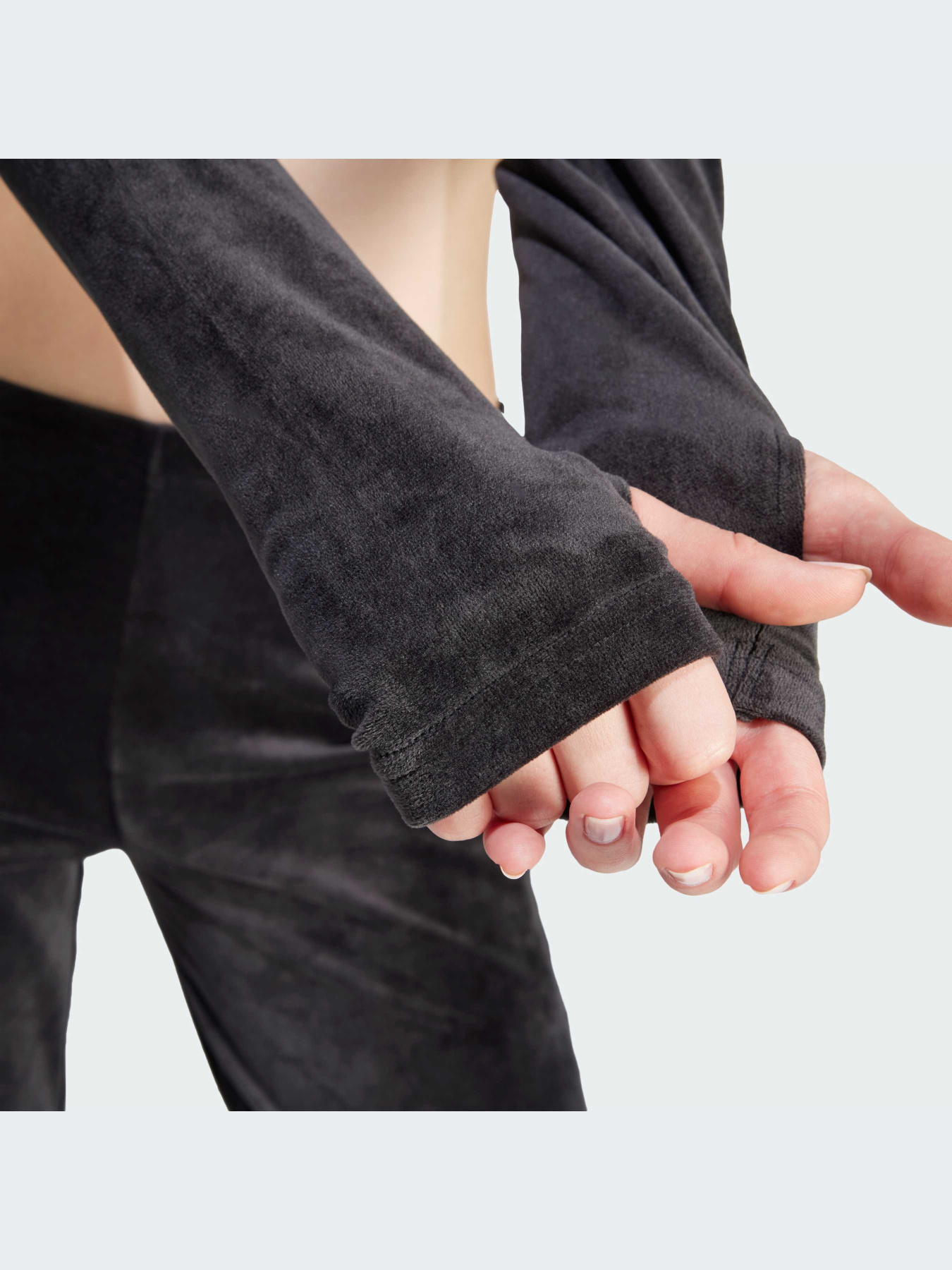 Топ Adidas модель IT9660 Фото