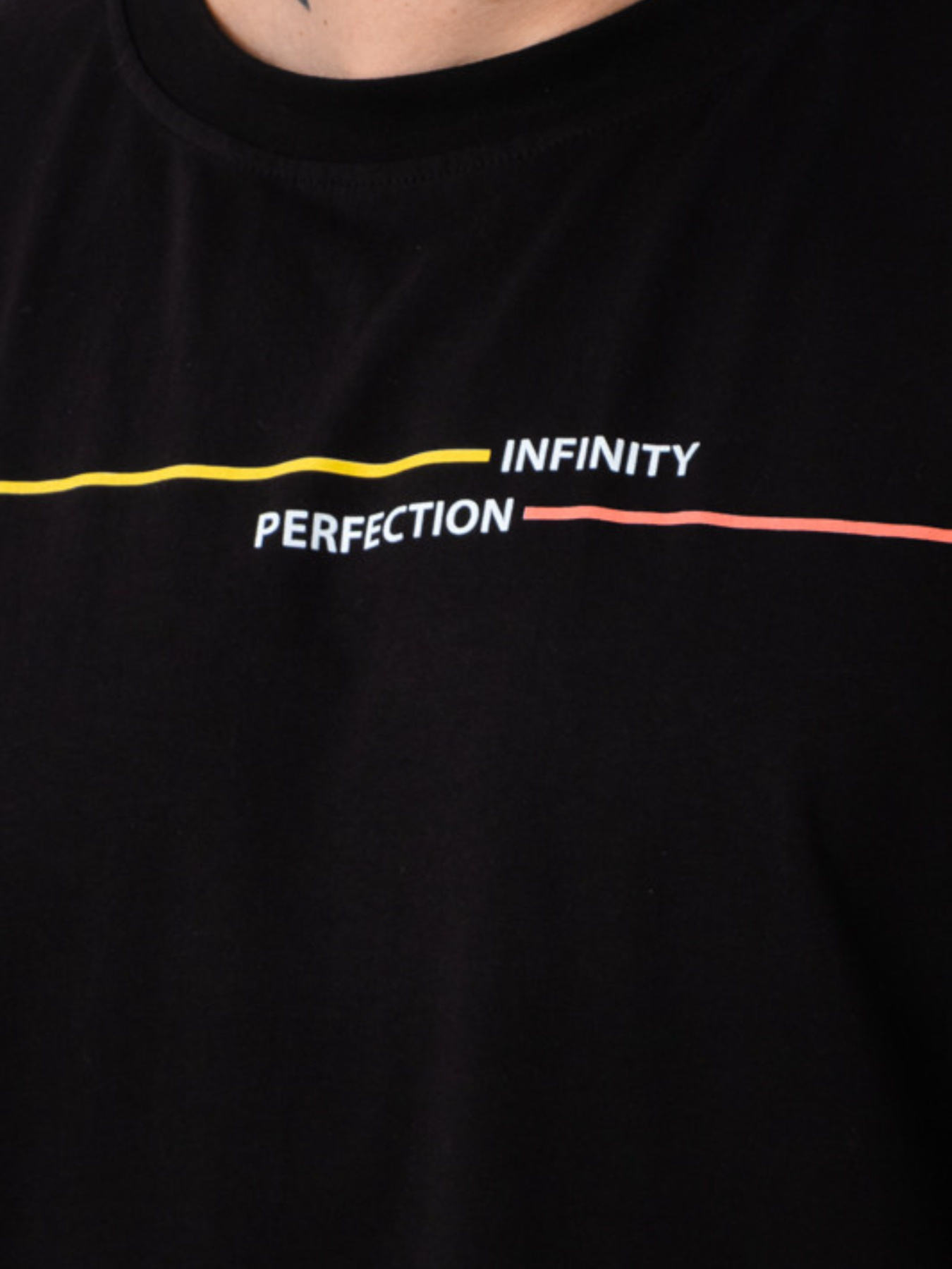 Футболка Носи своє модель 8383-001-33-chornij Фото