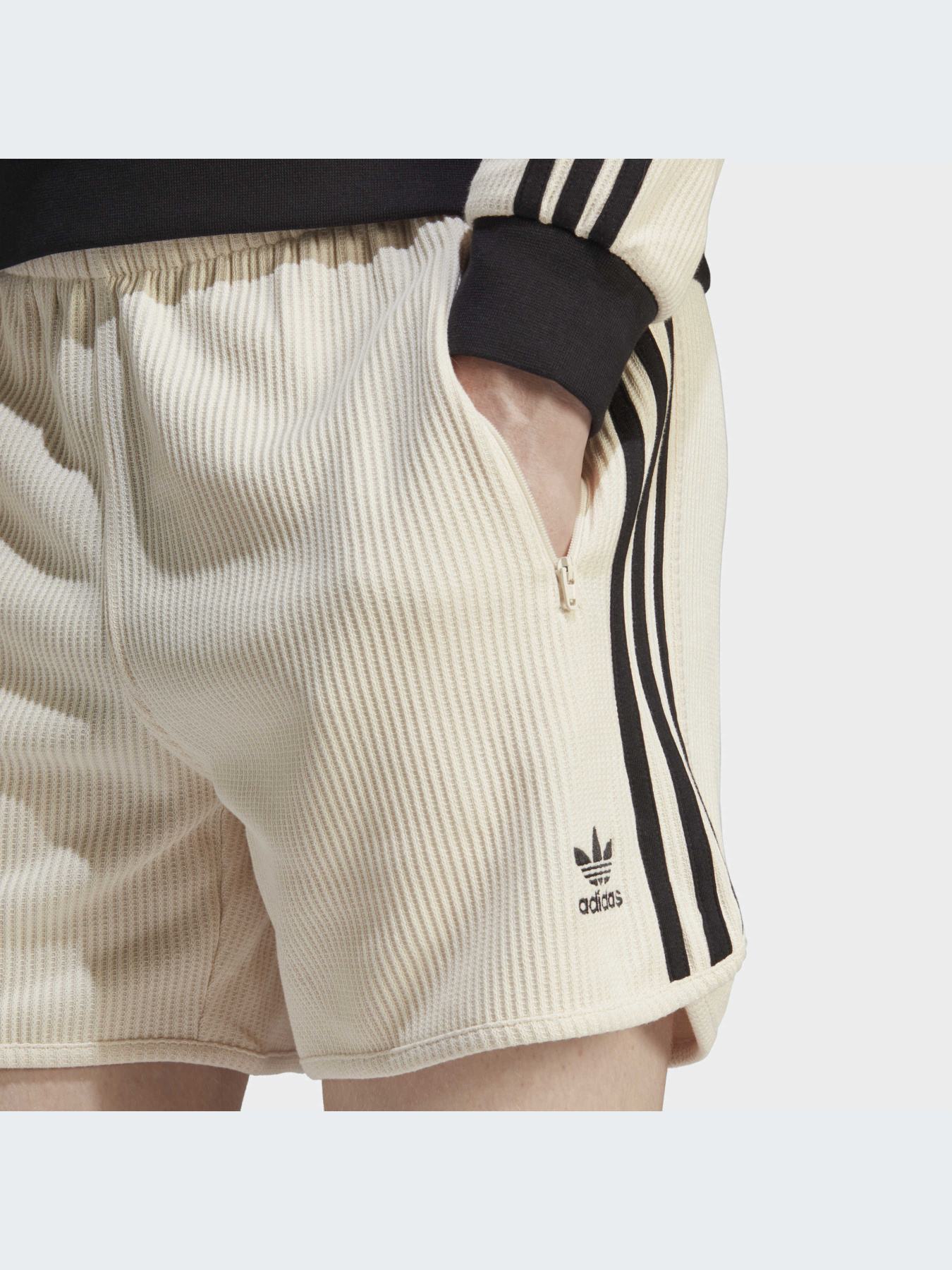 Повсякденні шорти Adidas модель HA9310 Повсякденні шорти Adidas модель HA9310 Фото