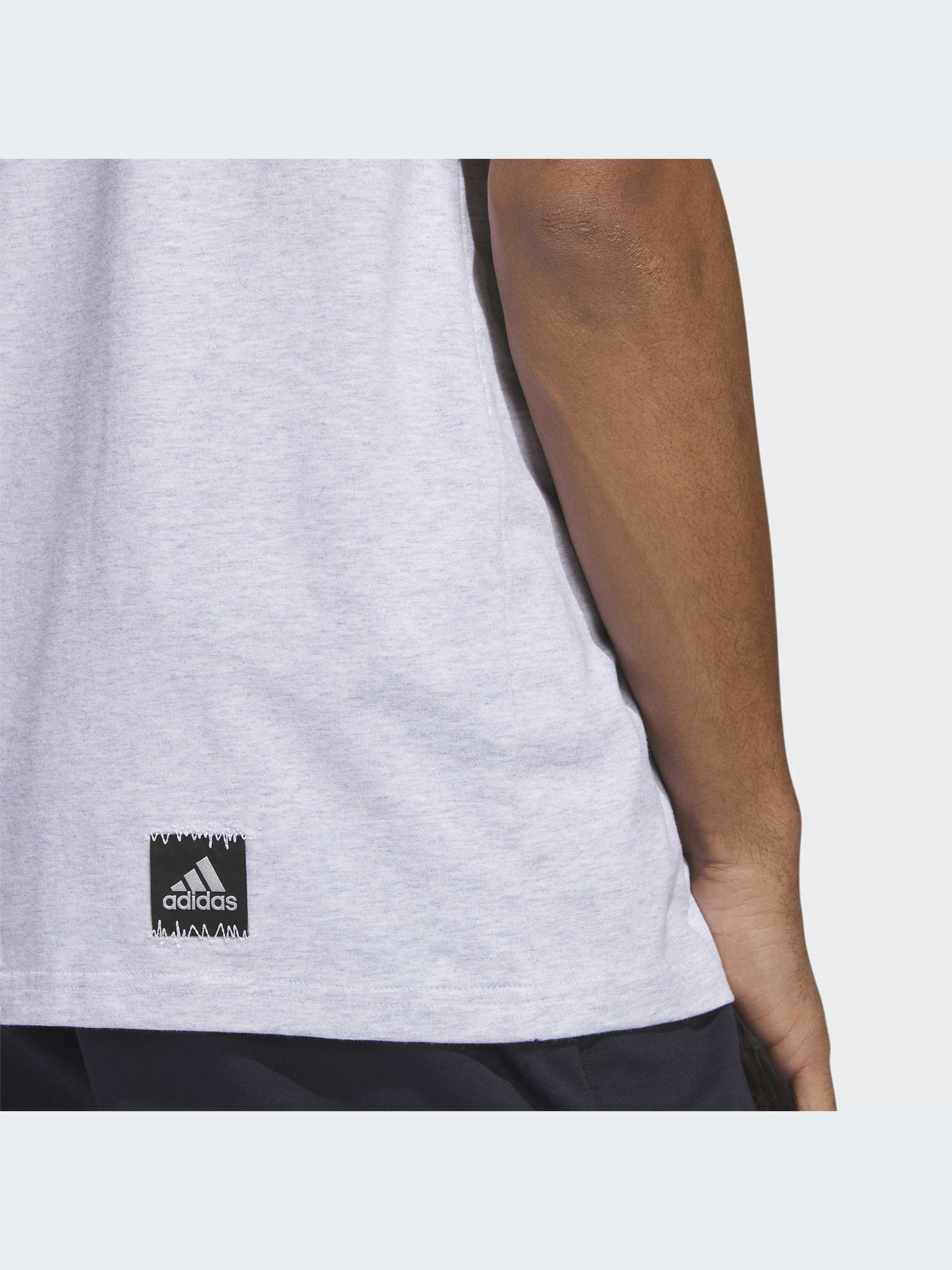 Футболка Adidas модель HT0994 Футболка Adidas модель HT0994 Фото