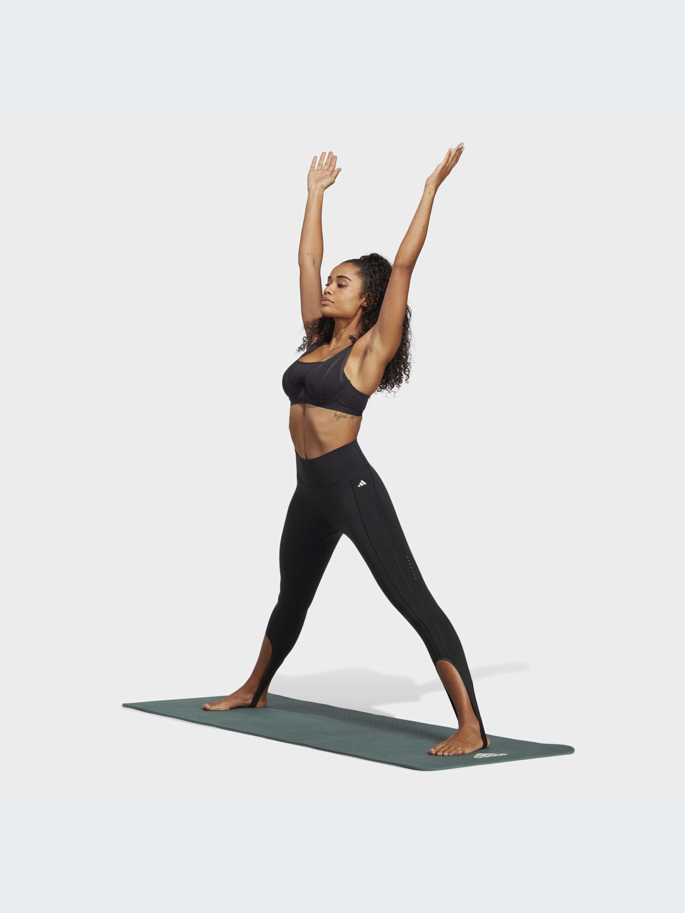 Леггинсы спортивные Adidas модель HS7423 Фото