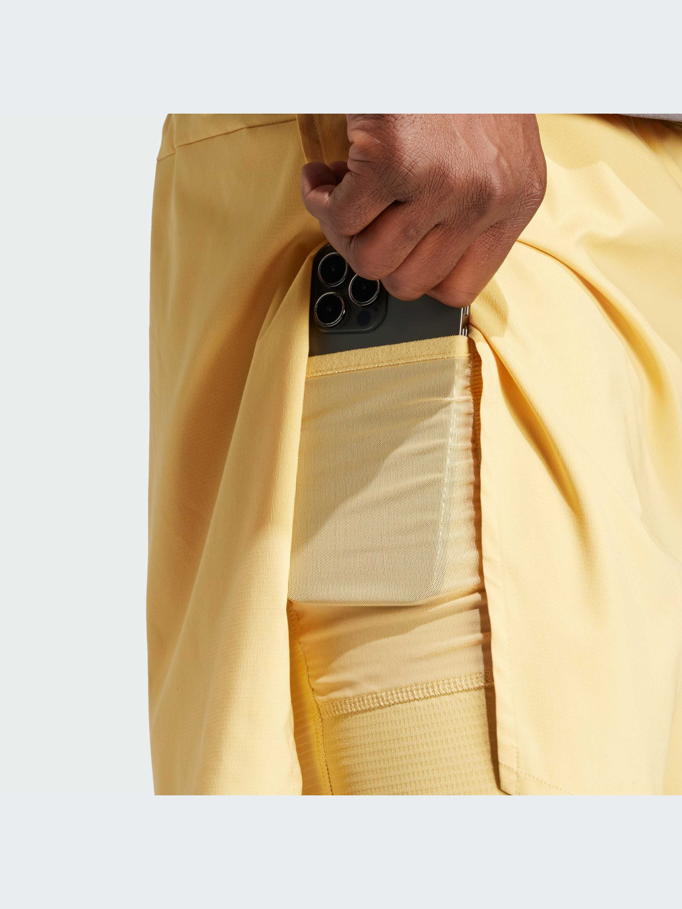 Спортивні шорти Adidas модель IS3696 Спортивні шорти Adidas модель IS3696 Фото