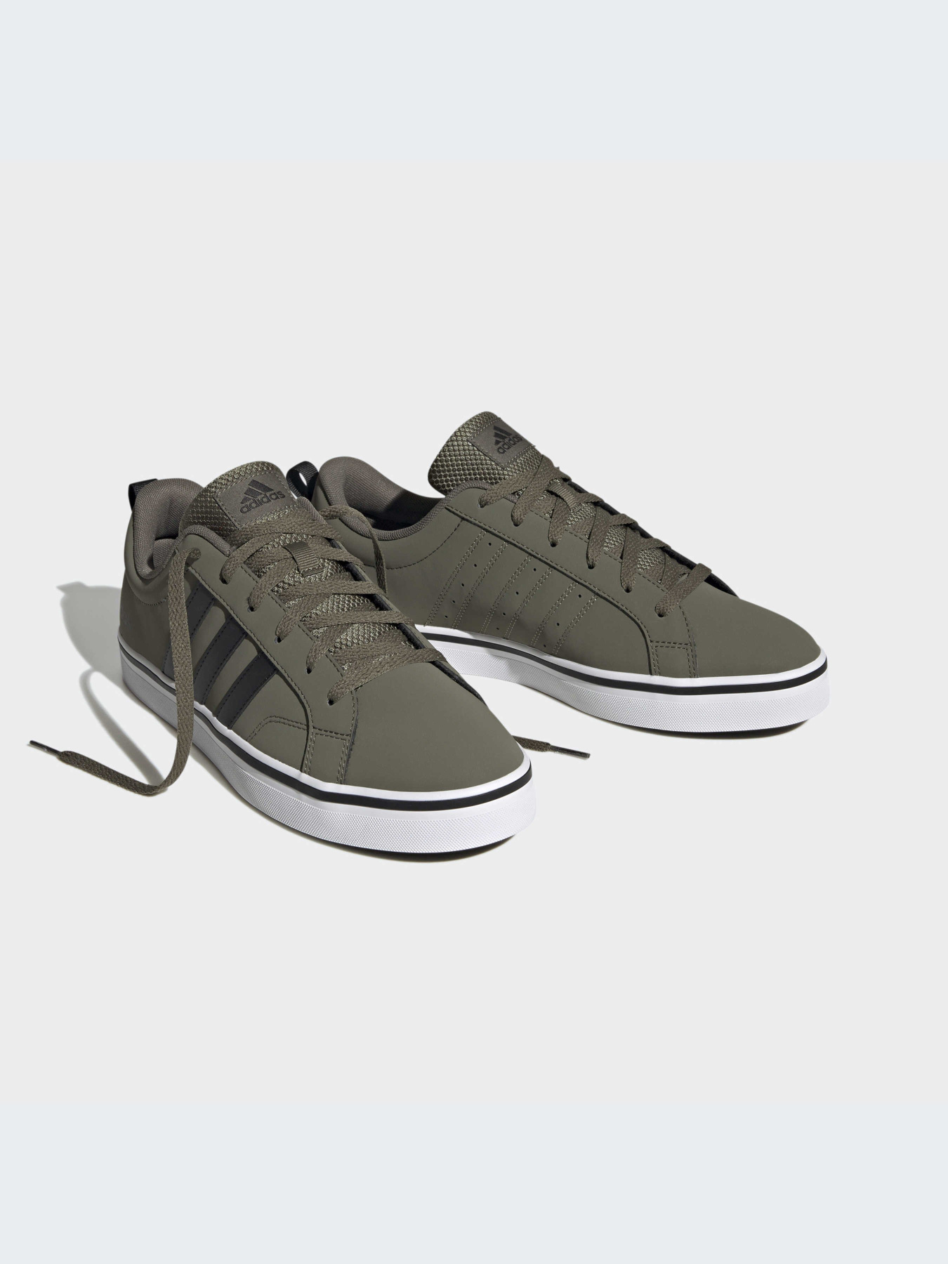Кеди Adidas модель HP6002 Кеди Adidas модель HP6002 Фото