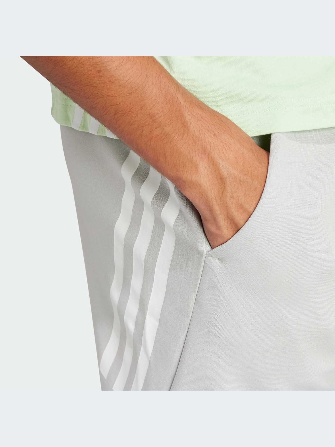 Повсякденні шорти Adidas 3 Stripes модель IR9165 Повсякденні шорти Adidas 3 Stripes модель IR9165 Фото