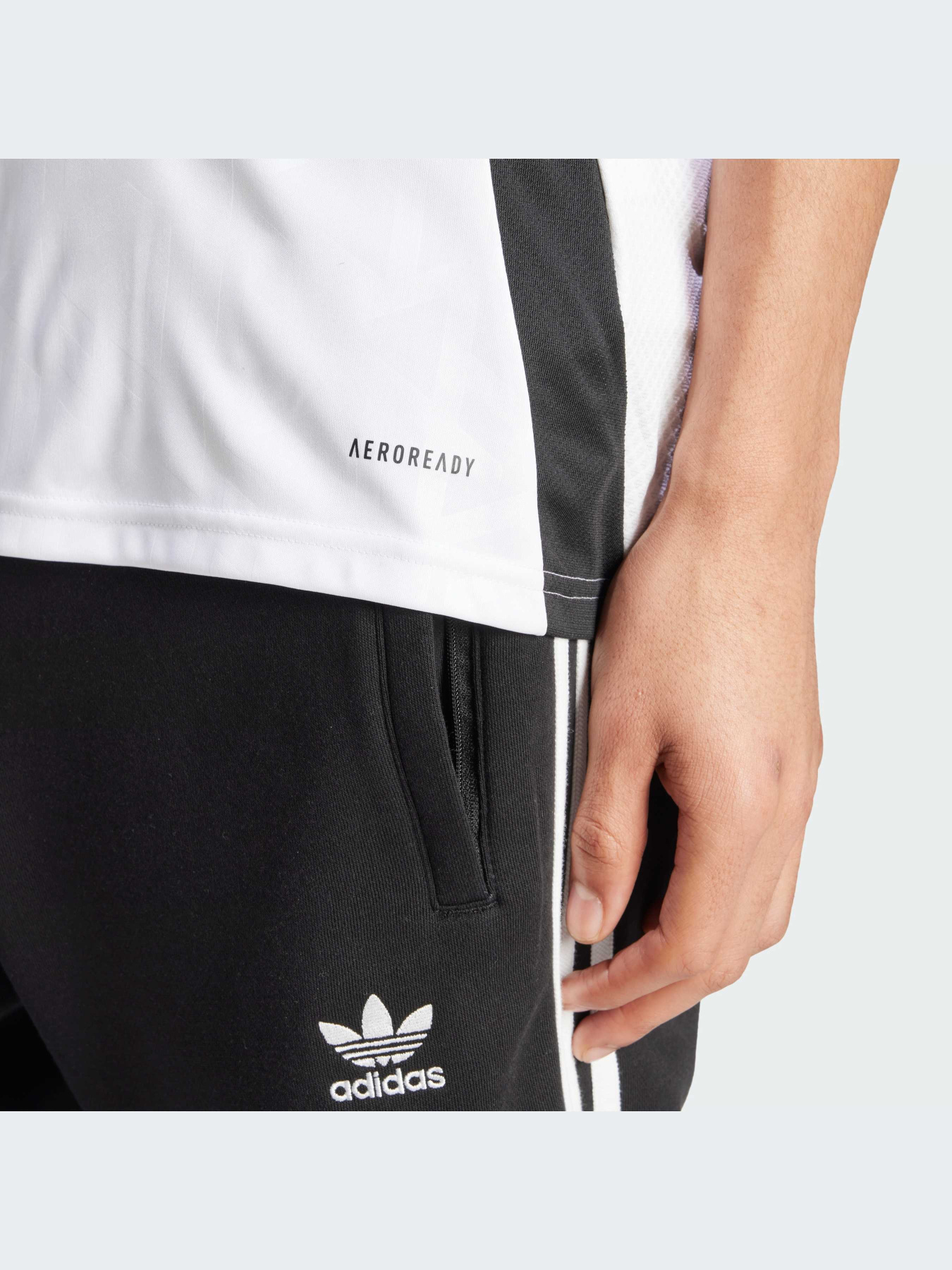 Футболка спортивная Adidas модель IP8139 Фото