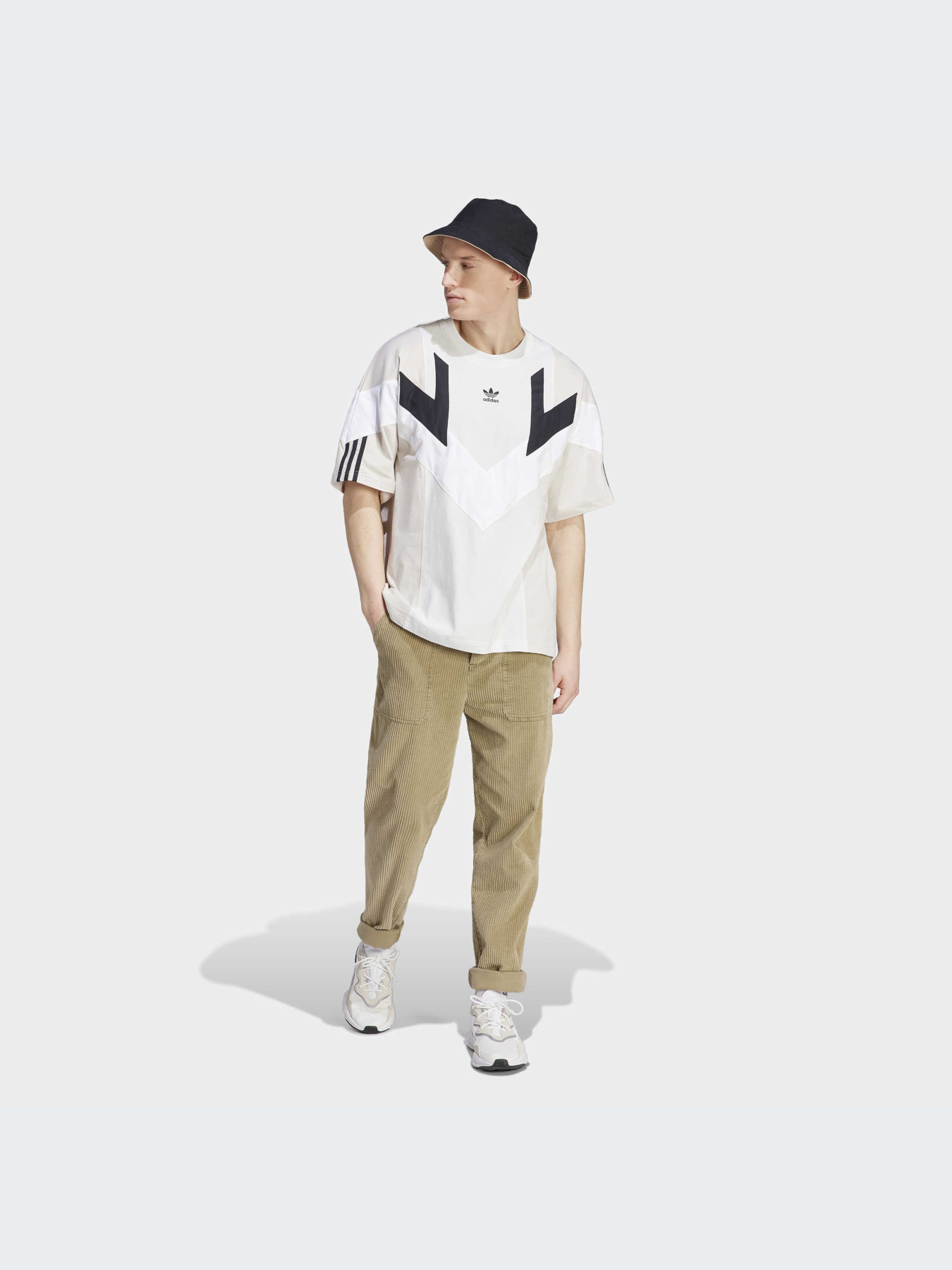 Футболка Adidas модель IC6012 Футболка Adidas модель IC6012 Фото