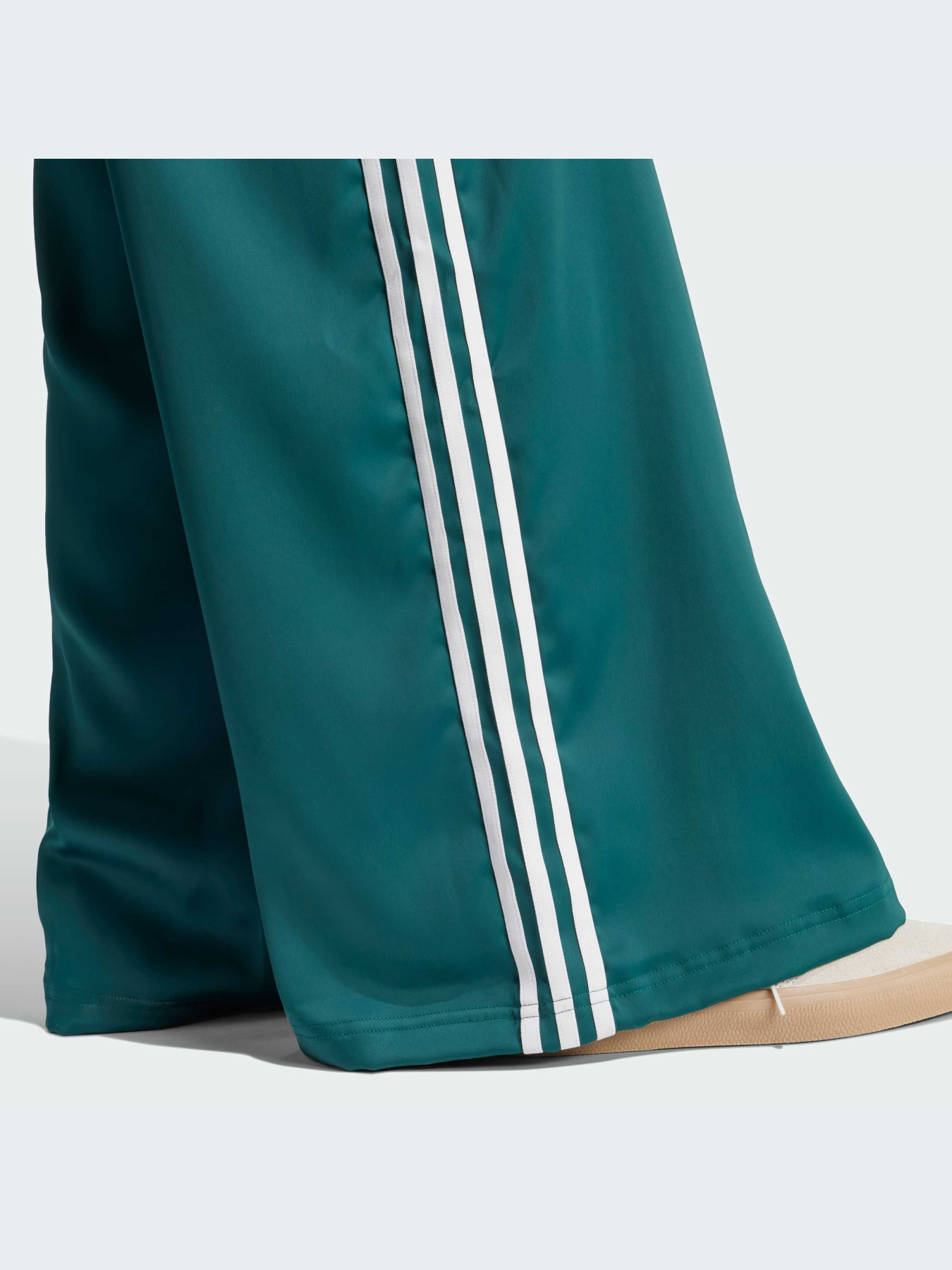 Брюки Adidas Adicolor модель IP2960 Фото