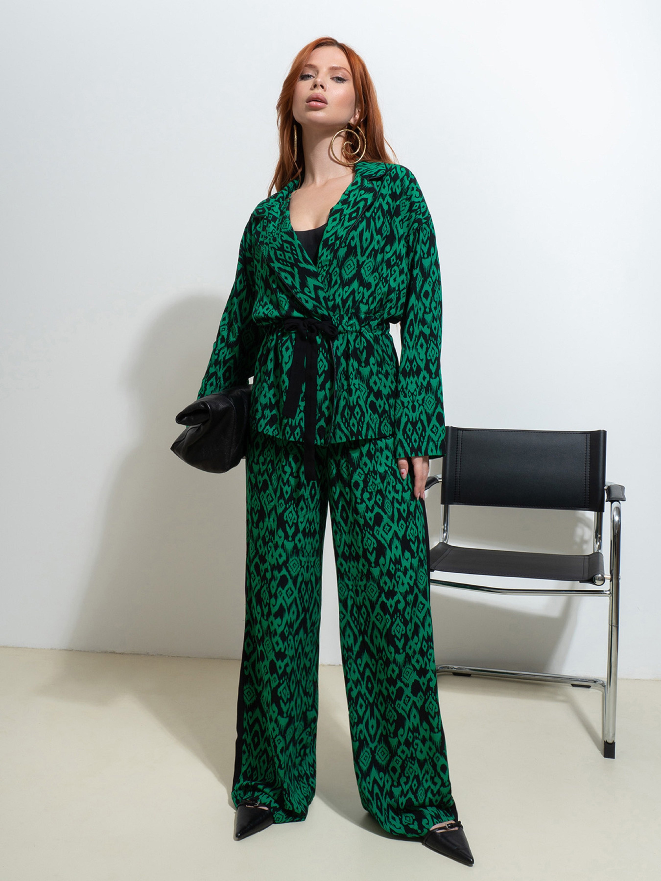 Повседневный костюм ISSA Plus модель 14536_зеленый Повседневный костюм ISSA Plus модель 14536_зеленый Фото