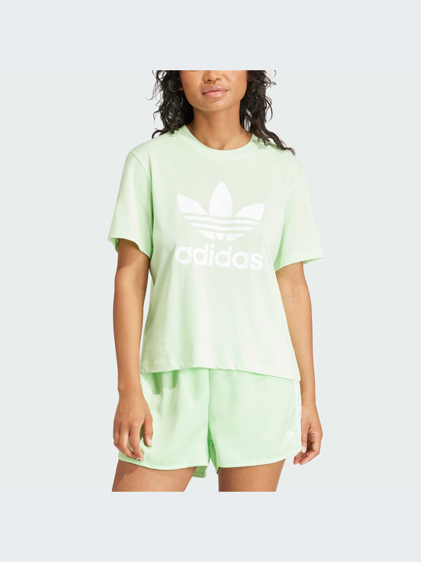 Футболка Adidas Adicolor модель IN8436 Футболка Adidas Adicolor модель IN8436 Фото