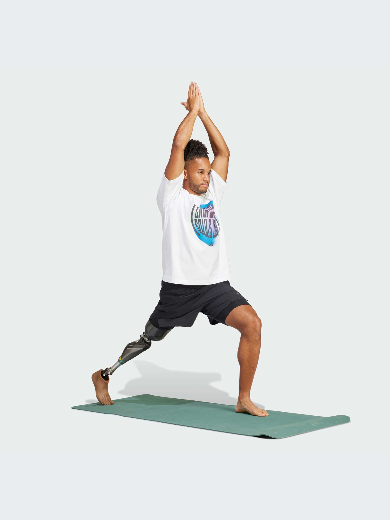 Спортивна футболка Adidas Graphics модель IS7116 Фото