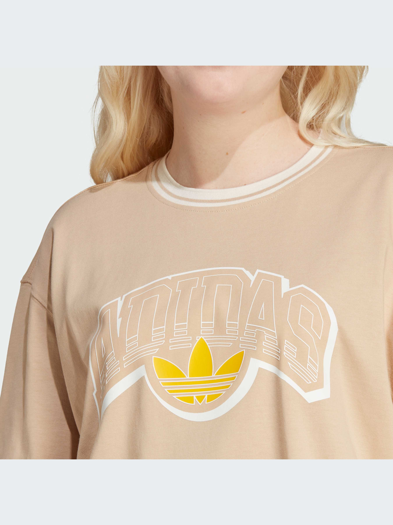 Футболка Adidas Graphics модель IU2492 Футболка Adidas Graphics модель IU2492 Фото