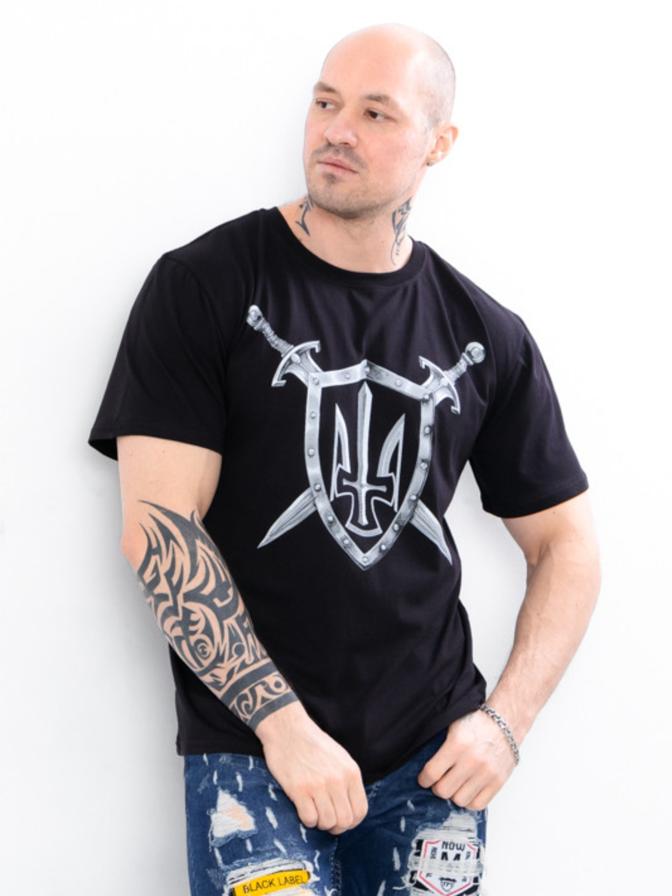 Футболка Носи своє модель 8012-3-chornij-shtit Фото