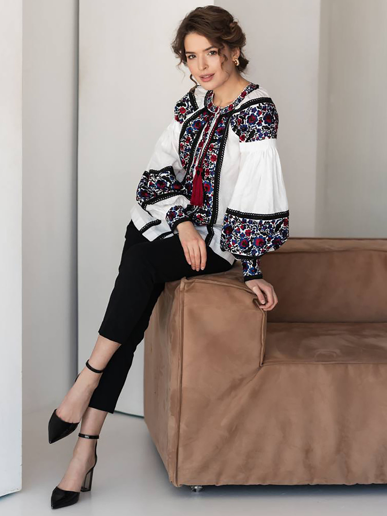 Вышитая рубашка Golden Trinity модель BART01 Фото