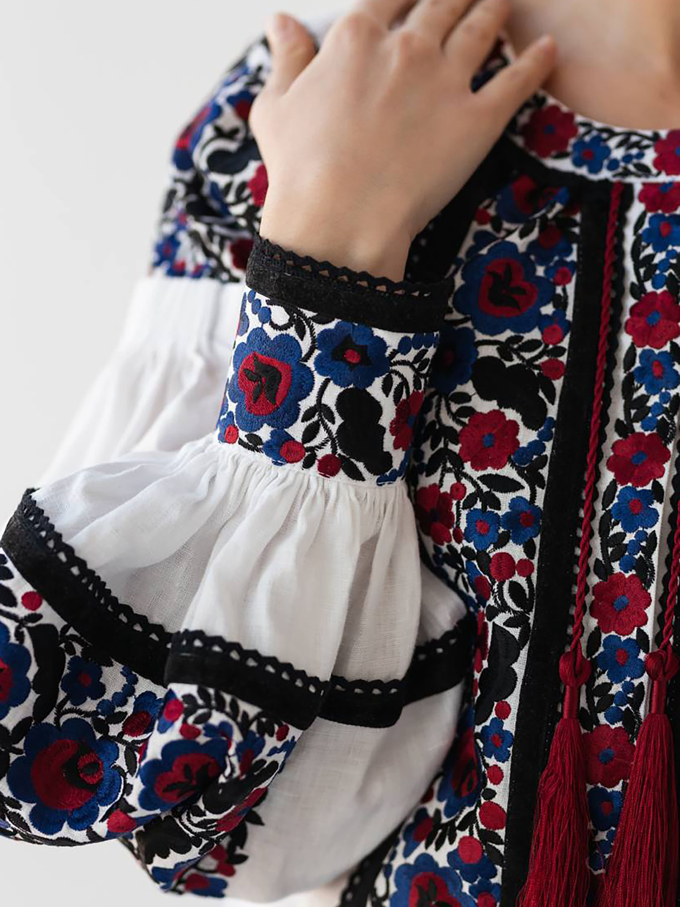 Вышитая рубашка Golden Trinity модель BART01 Фото