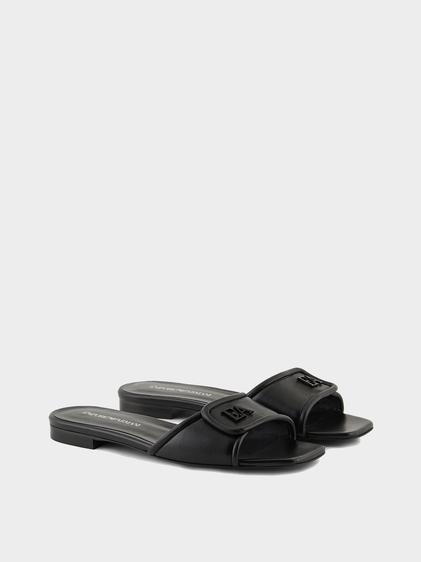 Шлёпанцы Emporio Armani модель X3P830-XF271-00002 Фото