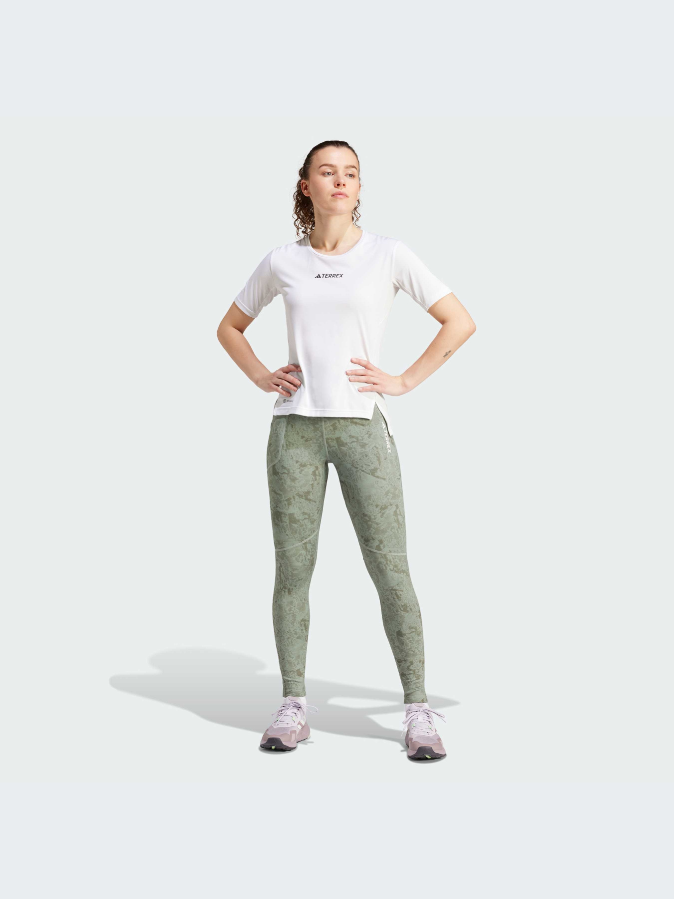 Спортивные леггинсы Adidas модель IP6875 Фото