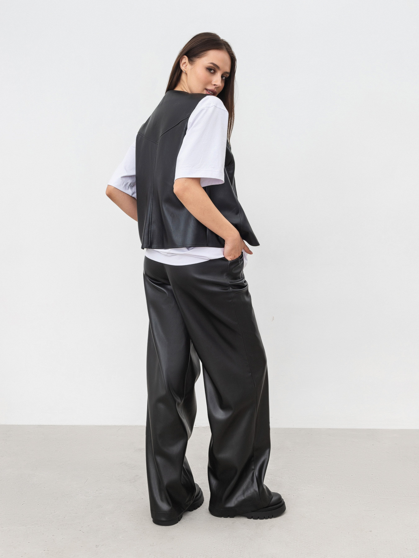 Класичний жилет Romashka модель 221010805101 Фото