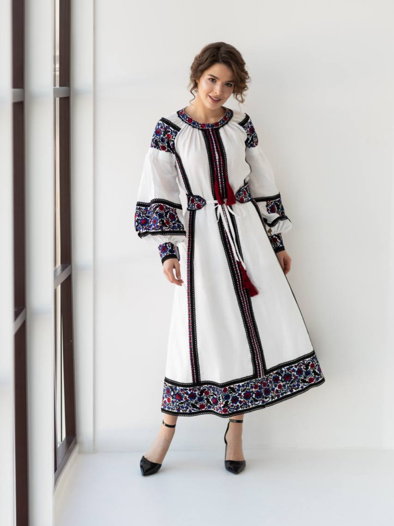 Вышитое платье Golden Trinity модель BART04 Фото