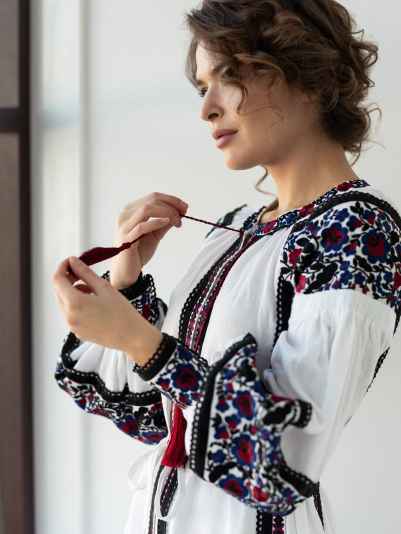 Вышитое платье Golden Trinity модель BART04 Фото