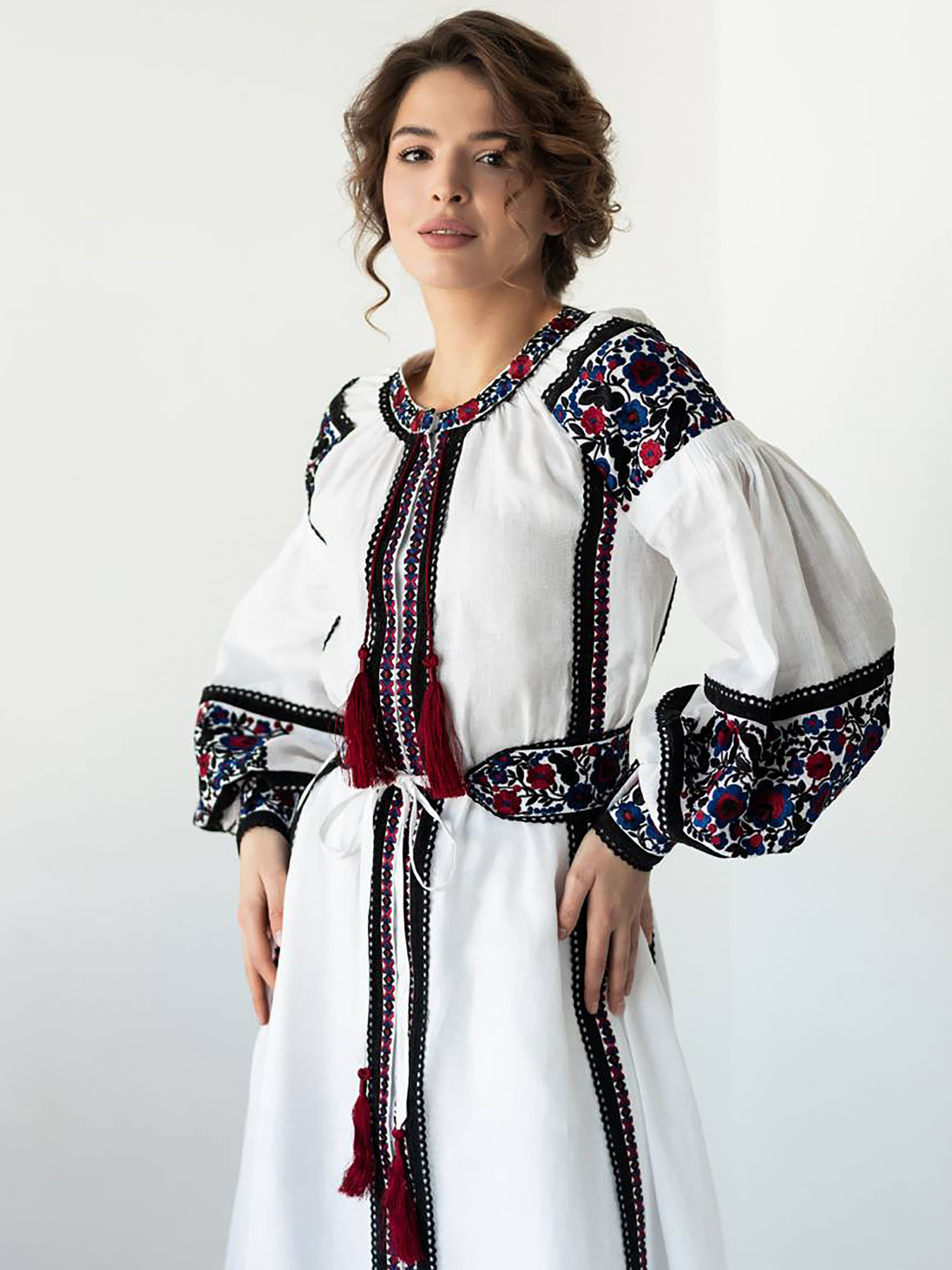 Вышитое платье Golden Trinity модель BART04 Фото