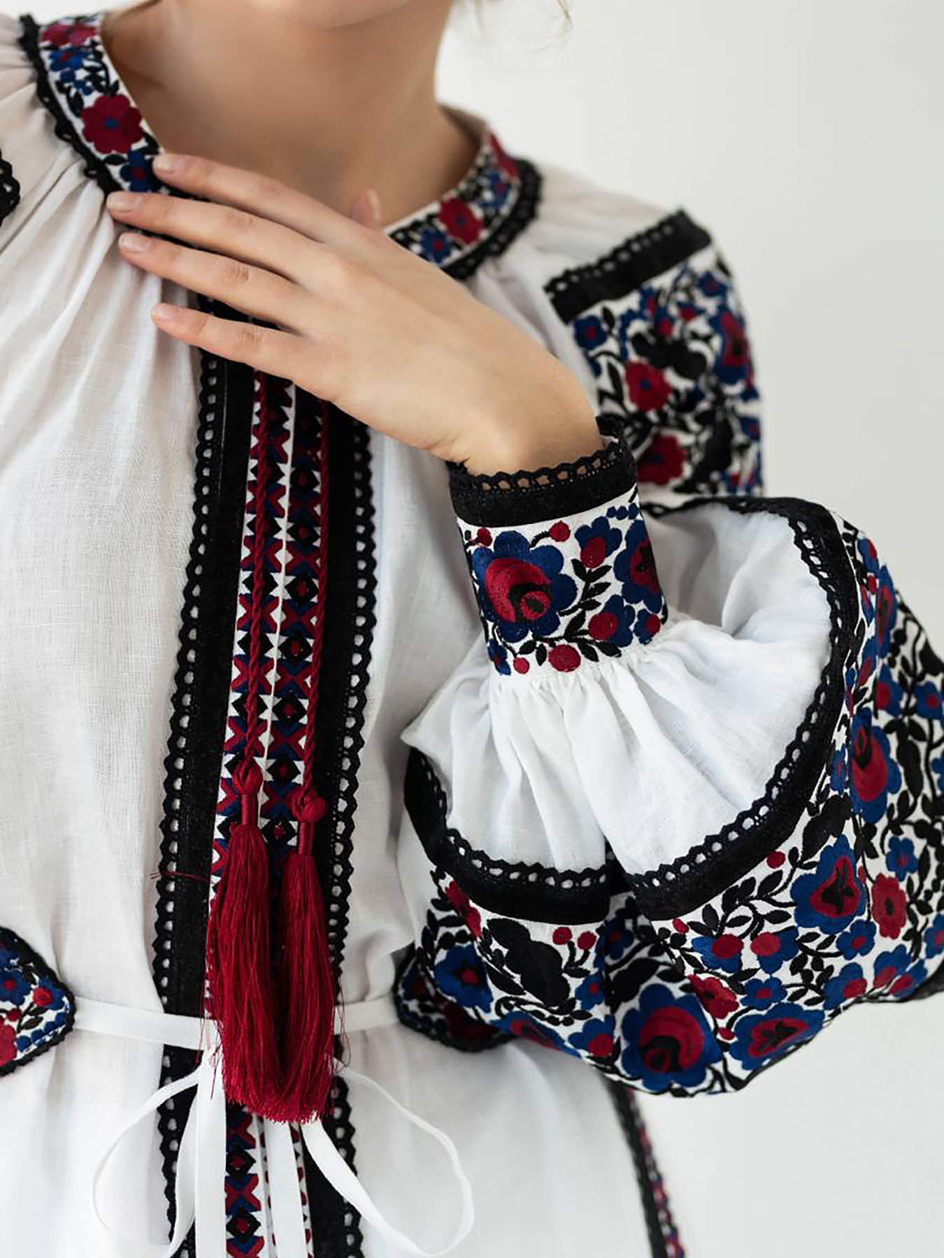 Вышитое платье Golden Trinity модель BART04 Фото