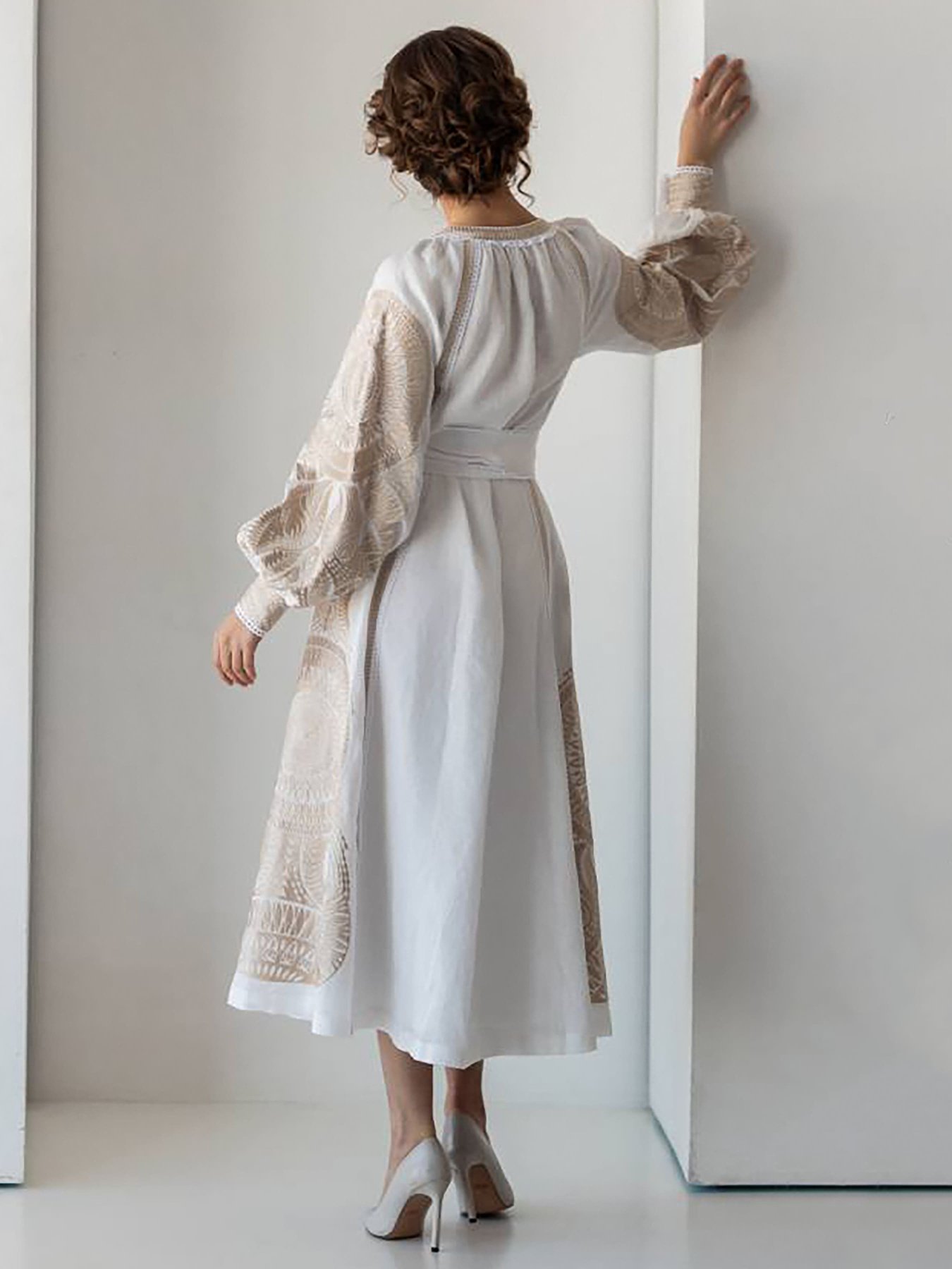 Вышитое платье Golden Trinity модель SIAYVO02 Фото