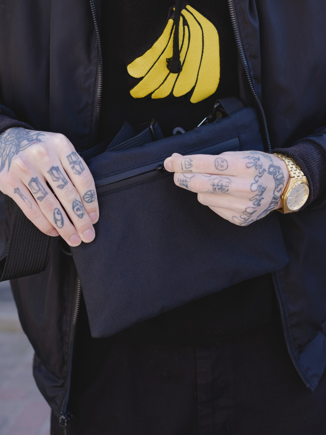 Мессенджер Without модель 8049218 Фото