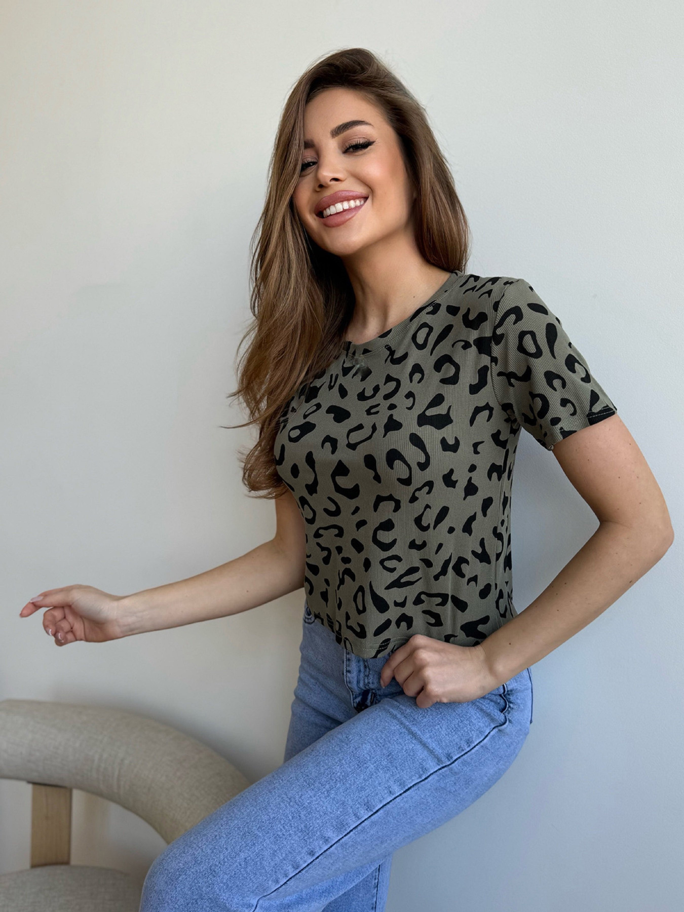 Футболка ISSA Plus модель WN20-607_хаки Футболка ISSA Plus модель WN20-607_хаки Фото