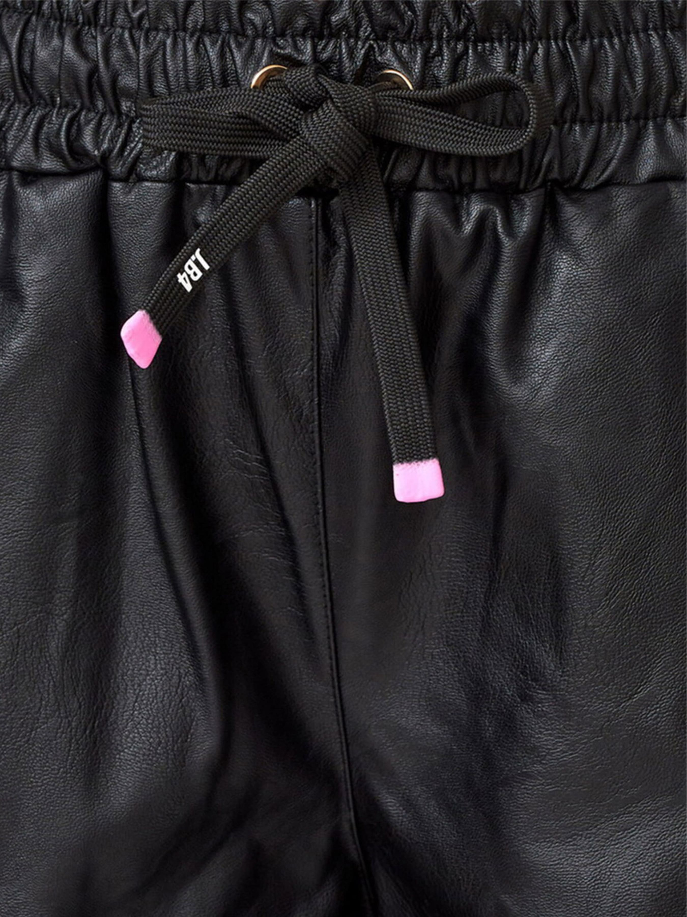 Джогери J.B4 (Just Before) модель 2WG10002 Джогери J.B4 (Just Before) модель 2WG10002 Фото